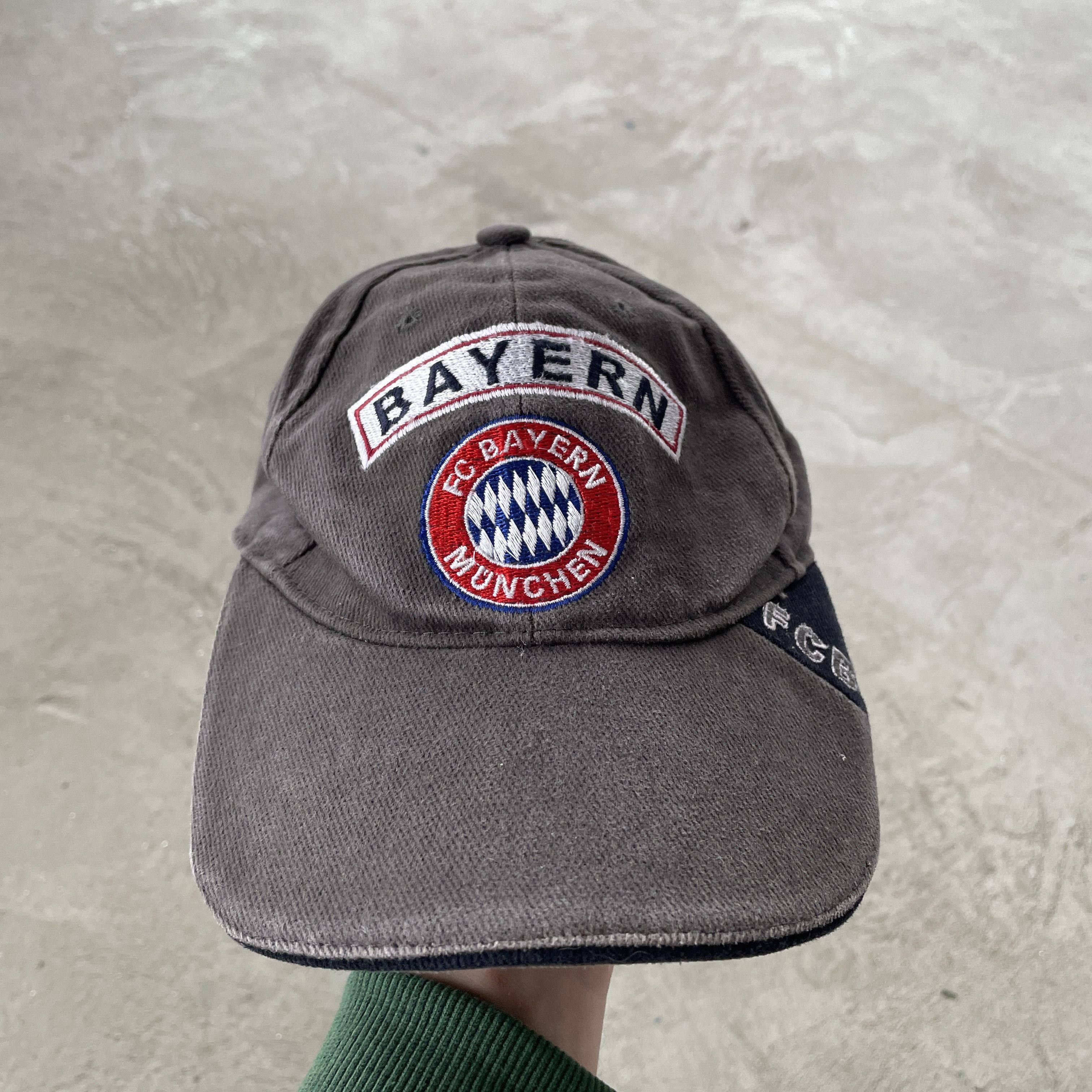 Vintage Vintage 90s FC Bayern Team Cap Size ONE SIZE - 2 Thumbnail
