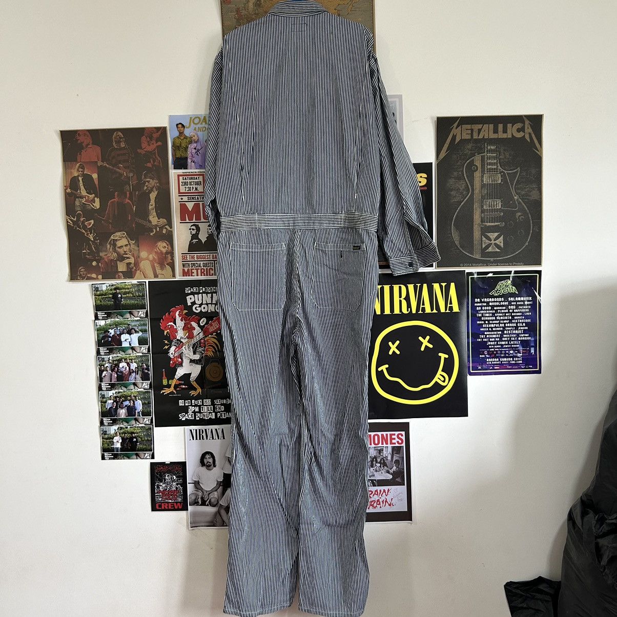 Vintage Vintage Oshkosh Hickory Stripe Distressed Workwear Jumpsuit Size US 34 / EU 50 - 11 Thumbnail