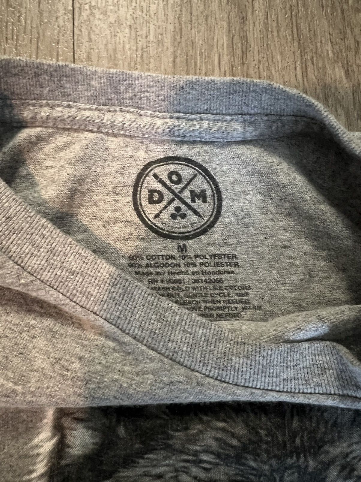 Other Y2K gray wolf shirt Size US M / EU 48-50 / 2 - 4 Thumbnail