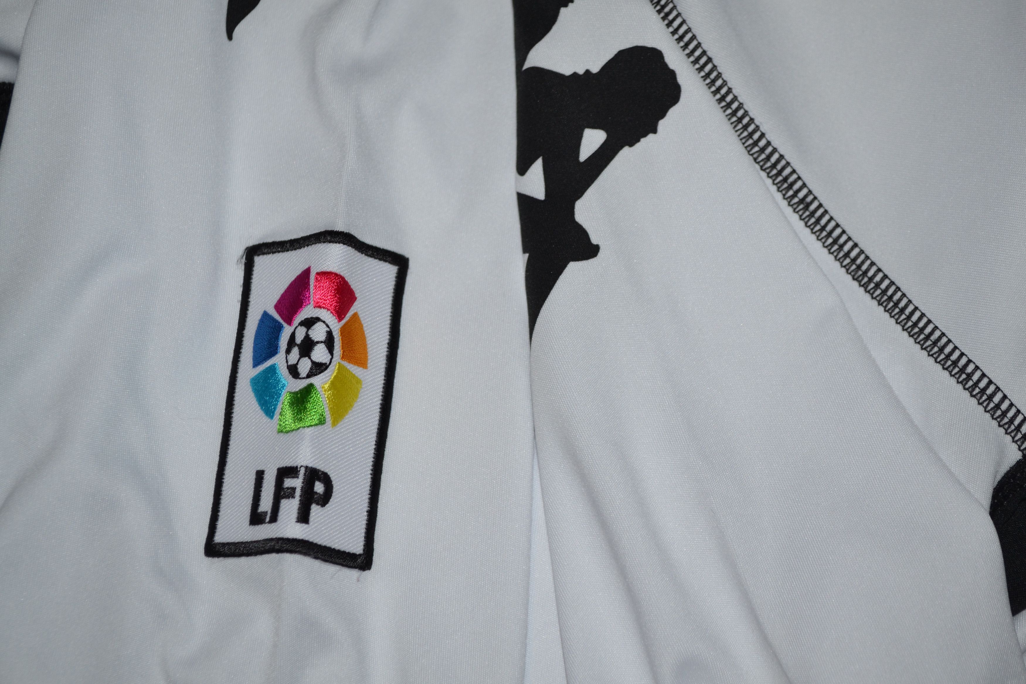 Kappa Vintage Valencia Home Shirt 2009 2010 Soccer Jersey Size US M / EU 48-50 / 2 - 5 Thumbnail