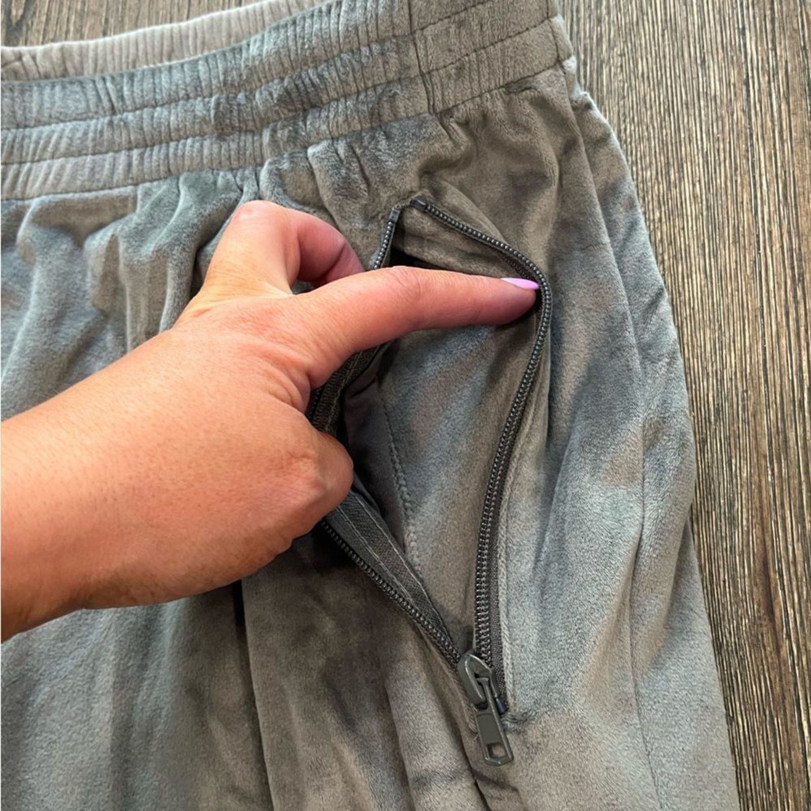 SKIMS NWT Skims Velour Track Pants Gunmetal Size 4X Size 42" / US 20 - 5 Thumbnail