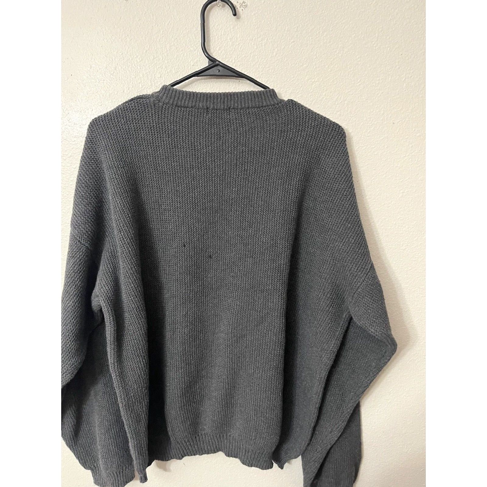Izod VINTAGE IZOD Sweatshirt Mens XL Gray Knit Crew Neck Pullover Flaw (Small) - Men’s, Regular Fit, Heavyweight, Soft Knit, Golf/Hiking, Fall/Winter Size US XL / EU 56 / 4 - 2 Thumbnail