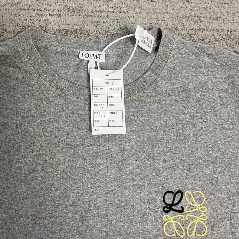 Loewe LOEWE Gray embroidered patchwork logo short sleeves Size S / US 4 / IT 40 - 2 Thumbnail