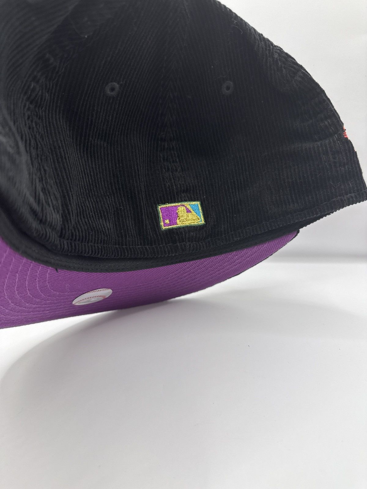 Hat Club Capsule Hats Friends & Family Corduroy Atlanta Braves size 7 Size ONE SIZE - 3 Thumbnail