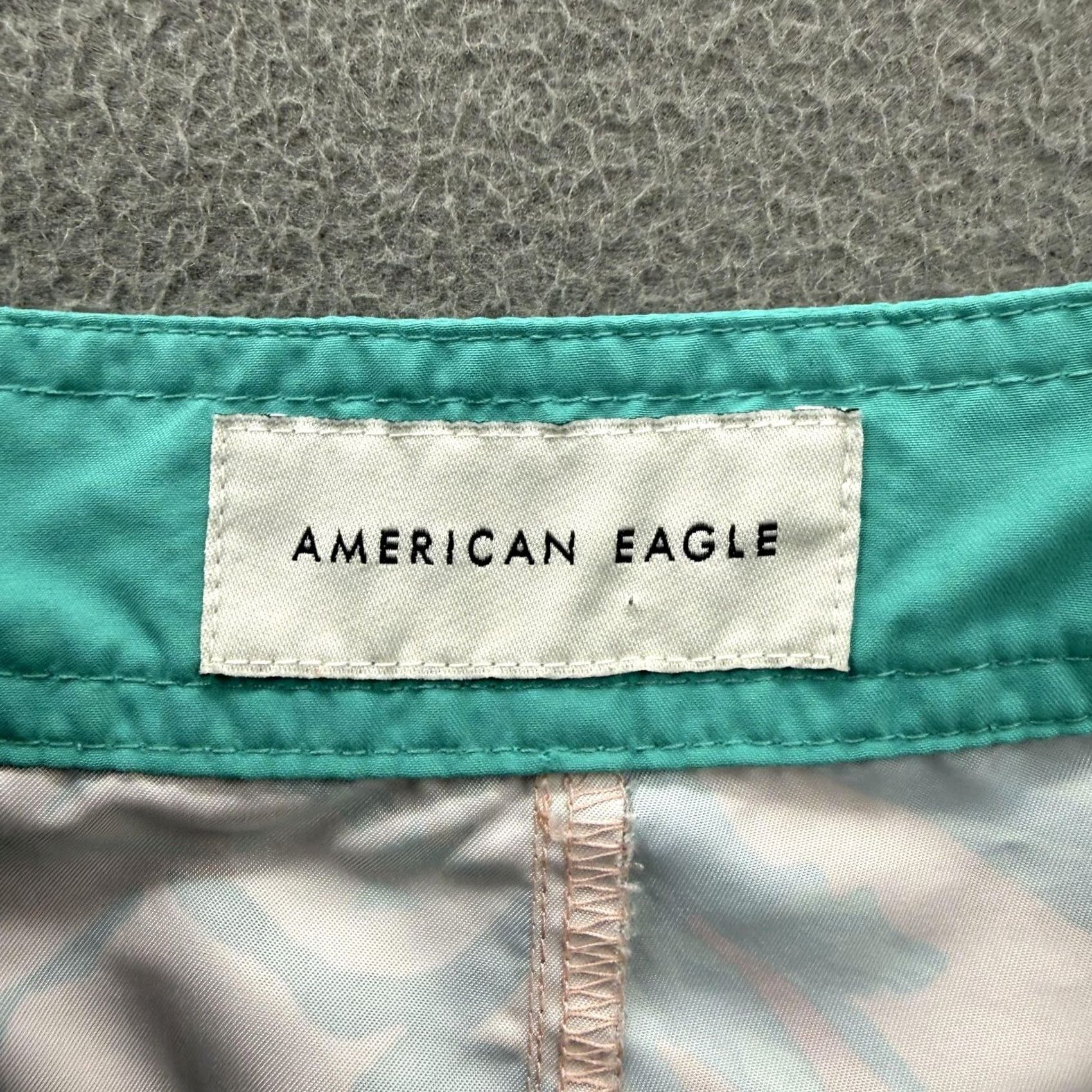 American Eagle Outfitters American Eagle Outfitters Swim Trunks Mens Large Multicolor Tropical Lion Print Beach Trunks Sharks? Size US 33 - 3 Thumbnail