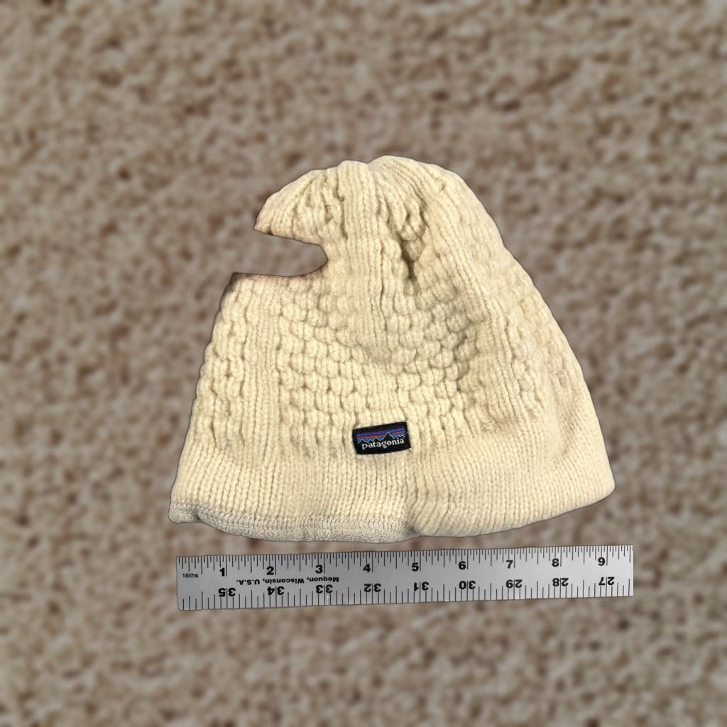 Patagonia VINTAGE Patagonia Beanie Womens One Size Ivory Knit Wool Poly Lined Ski Hat/Cap Winter Outdoor Logo 90s Mens Womens Size ONE SIZE - 1 Thumbnail