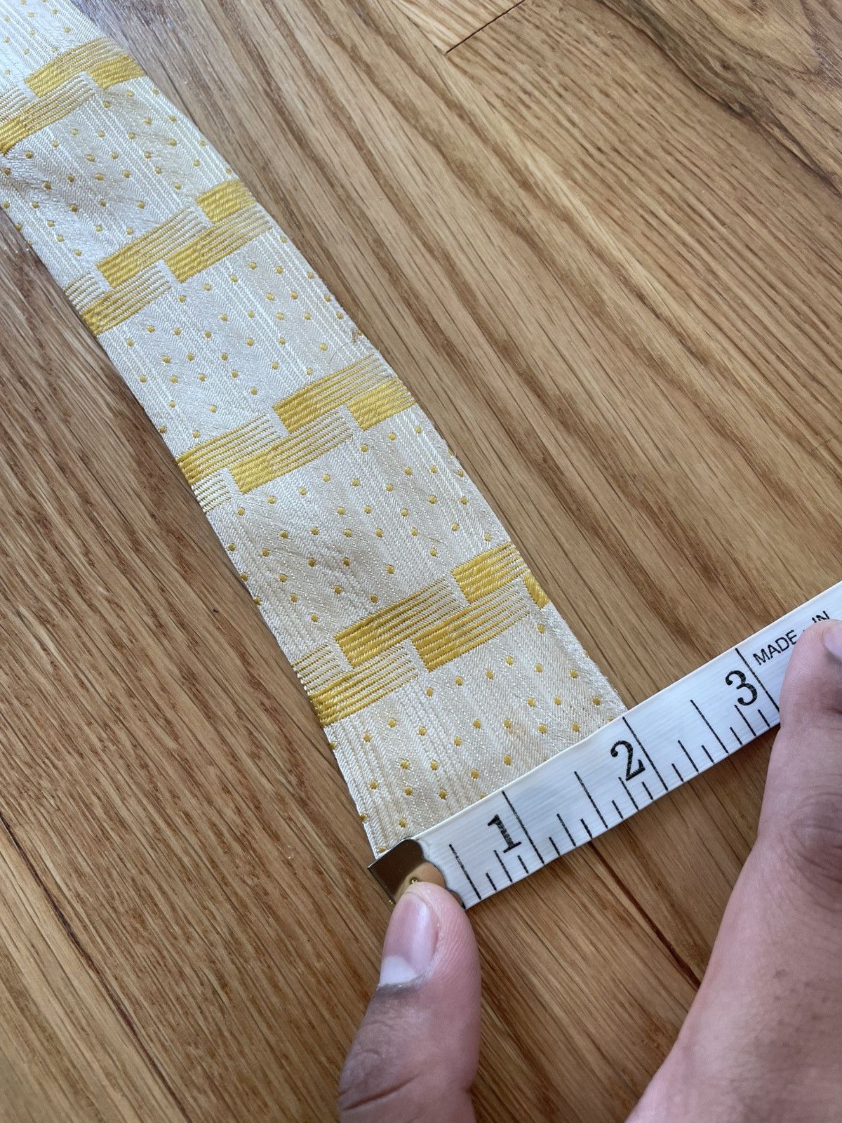 Vintage Johnson Rasmussen Resilio Vintage 60s Skinny Gold White Tie Size ONE SIZE - 9 Thumbnail