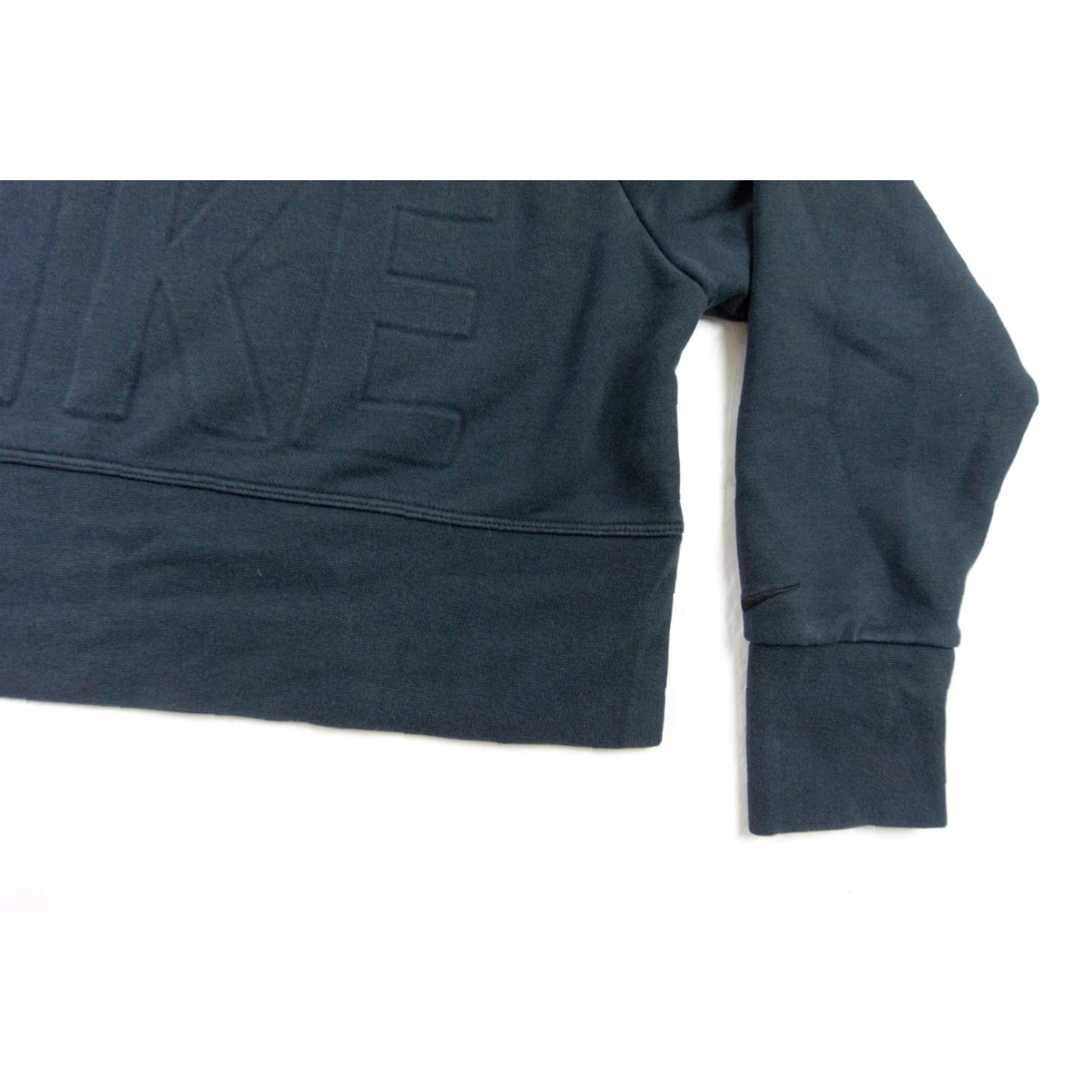 Nike Nike Dri-Fit Sweatshirt Small Black Versa Cropped Crewneck Womens Size S / US 4 / IT 40 - 3 Thumbnail