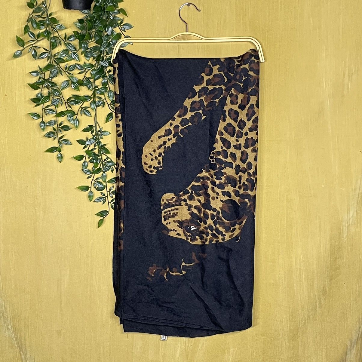 Vintage Vary Rare! Vintage YvesSaintLaurent Leopard Oversized Scarf Size ONE SIZE - 3 Thumbnail