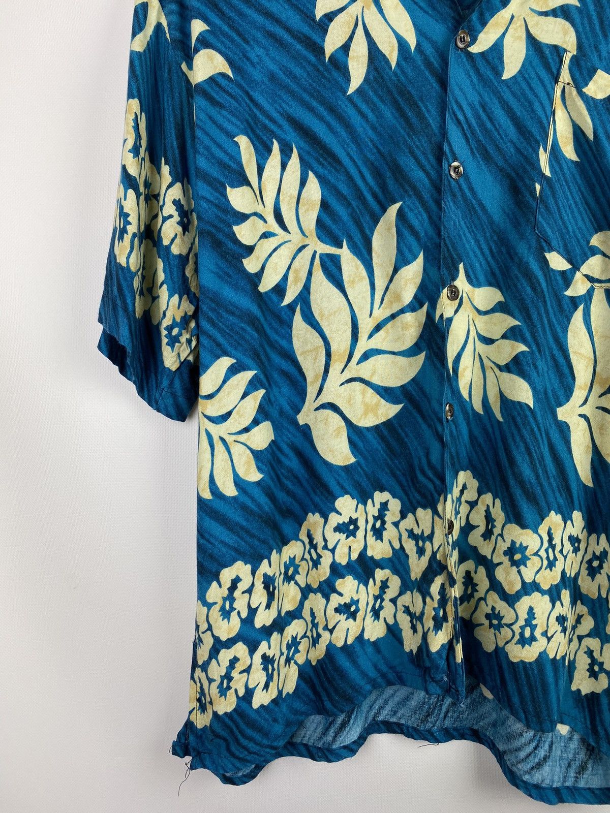 Vintage Vintage Hawaiian crazy shirt size L Size US L / EU 52-54 / 3 - 7 Thumbnail