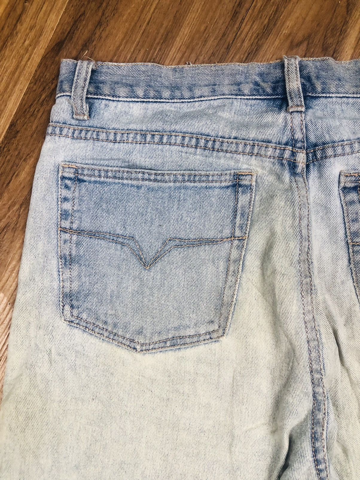 Versace 90s Versace Jeans Couture Straight Leg Denim Light Wash (38) Size US 34 / EU 50 - 18 Thumbnail