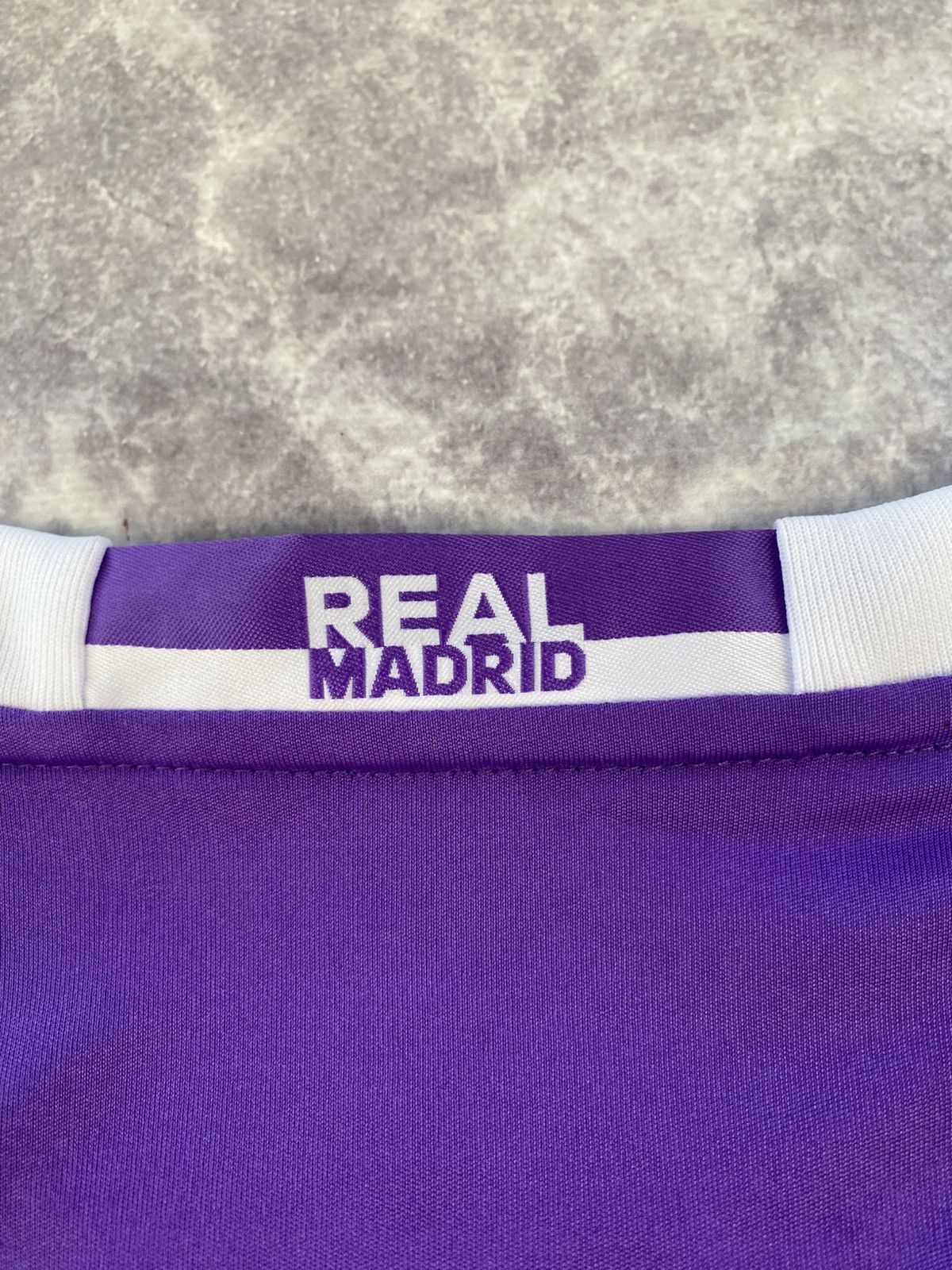 Adidas Adidas Real Madrid 2016-2017 Soccer Jersey Long Sleeve Shirt Size US S / EU 44-46 / 1 - 12 Thumbnail