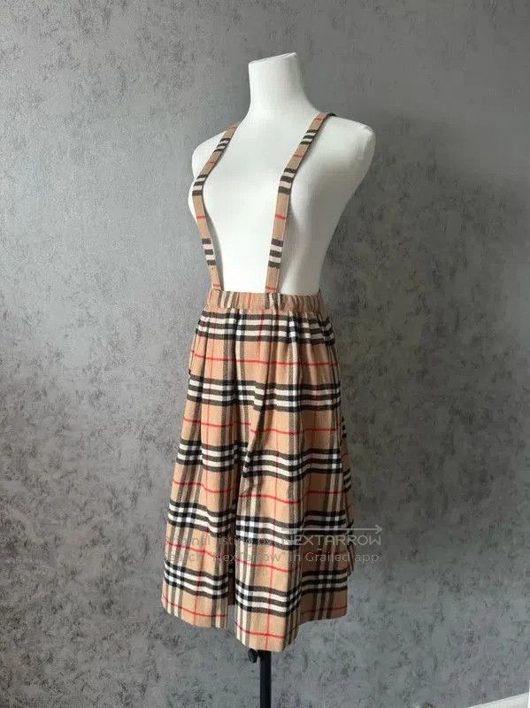 Burberry Burberry Khaki Wool Women's Skirt. Size 23" - 1 Thumbnail
