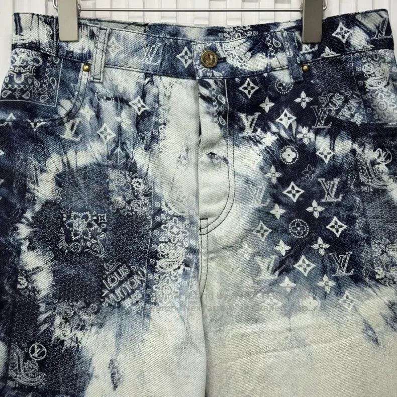 Louis Vuitton Louis Vuitton Tie-dyed cashew denim shorts Size US 30 / EU 46 - 3 Thumbnail