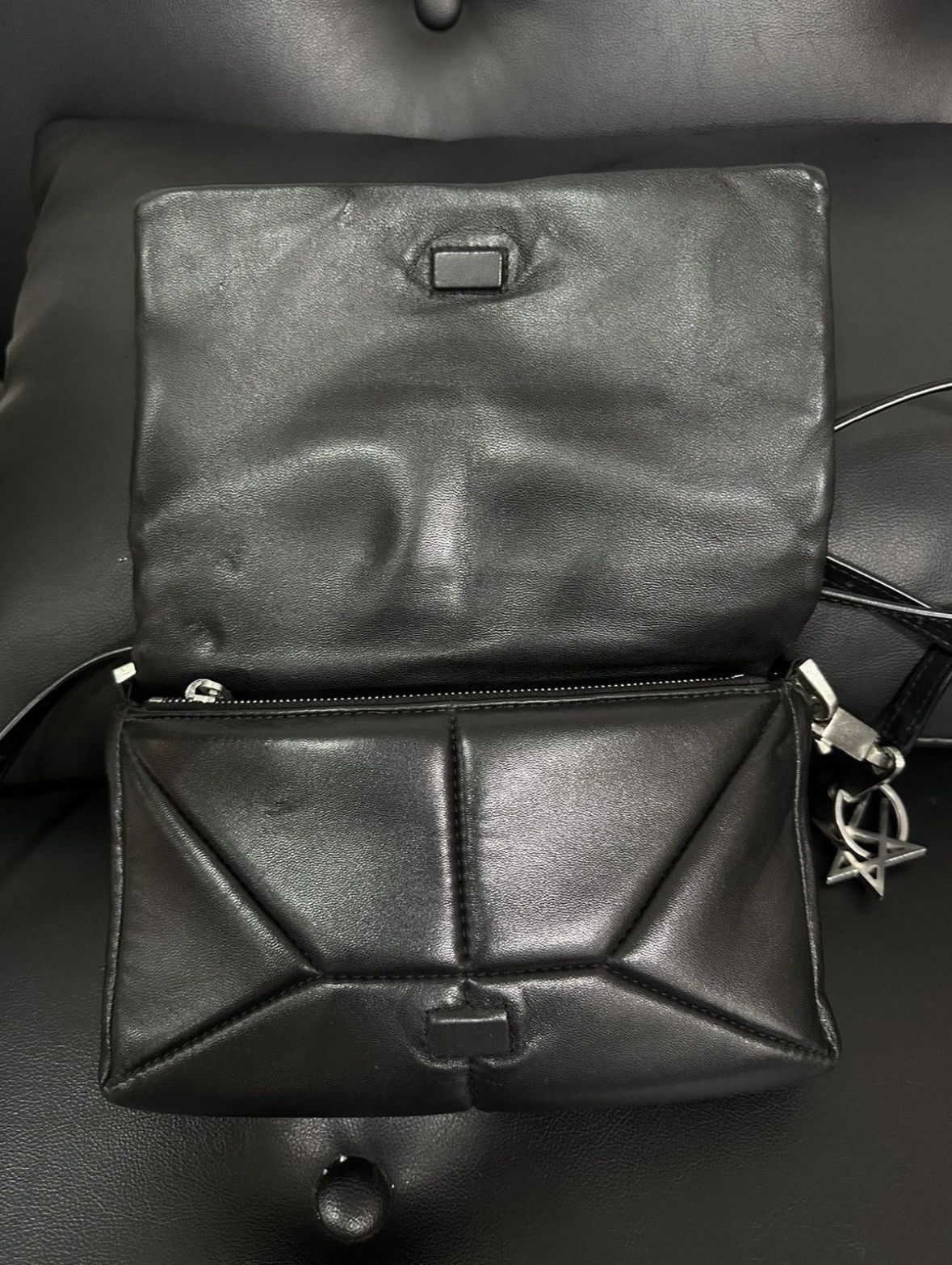 Rick Owens Rick Owens Griffin Quilted Shoulder Bag Size ONE SIZE - 7 Thumbnail