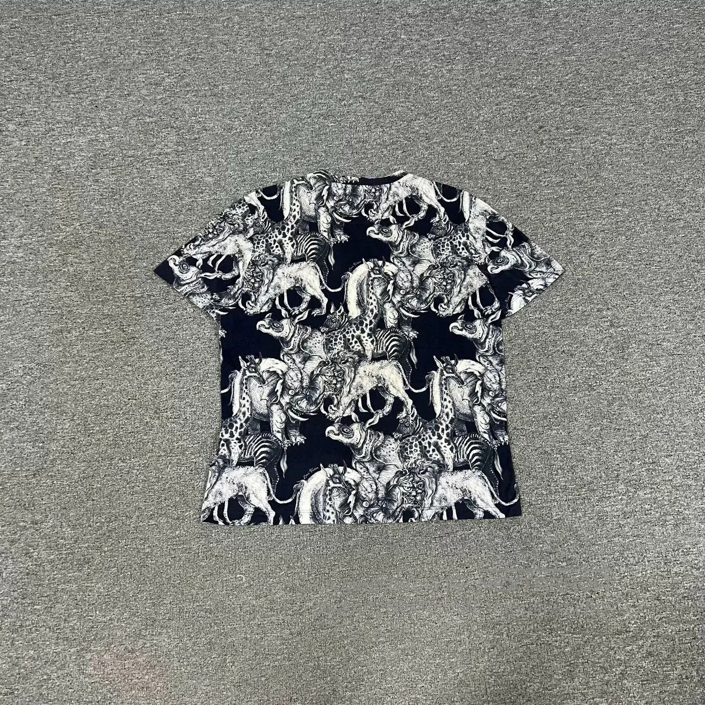 Louis Vuitton louis vuitton animal print short sleeve t-shirt. Size US L / EU 52-54 / 3 - 2 Thumbnail