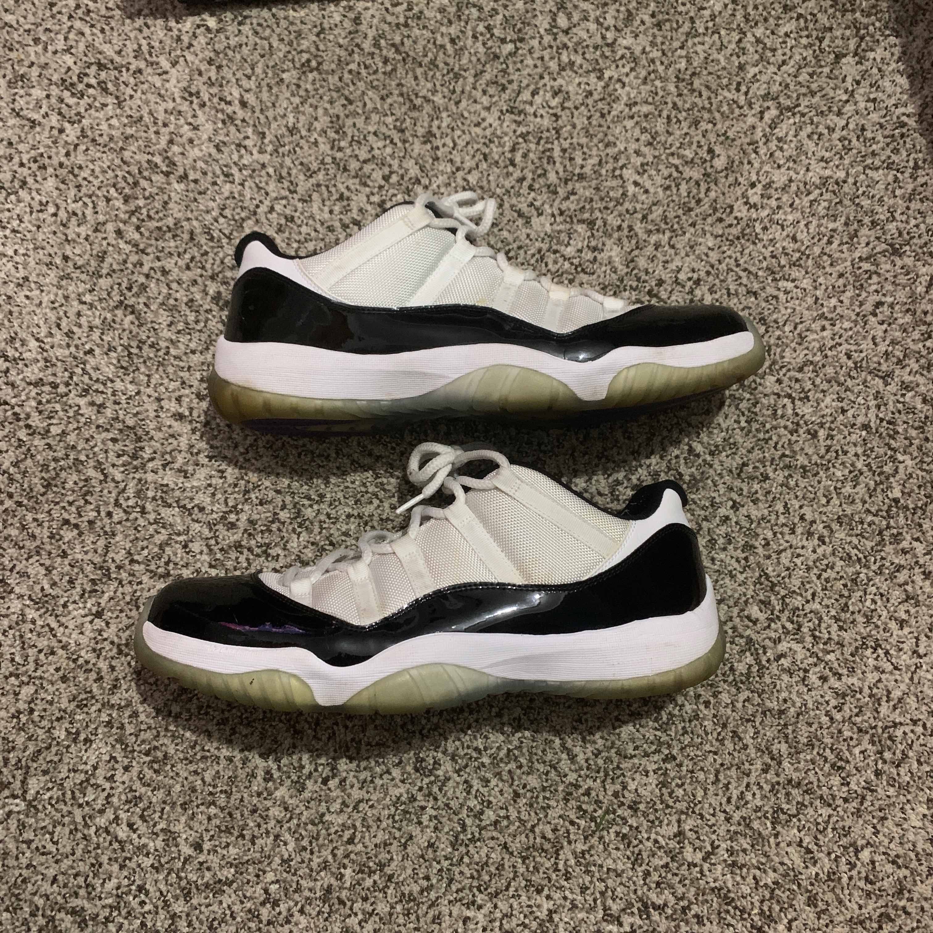 Air Jordan 11 Retro Low Concord