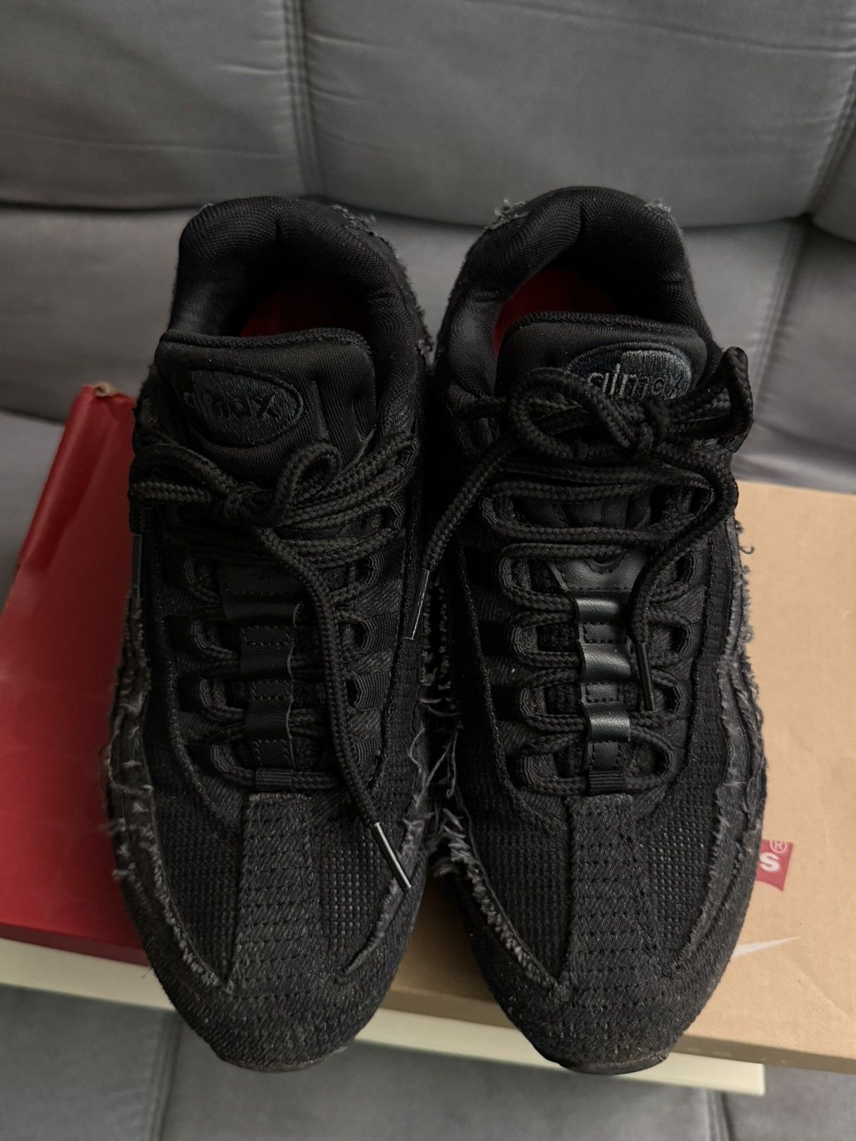 Levi's × Nike Nike x Levis Black Air Max 95 Black Size 7 Size US 7 / EU 40 - 2 Thumbnail