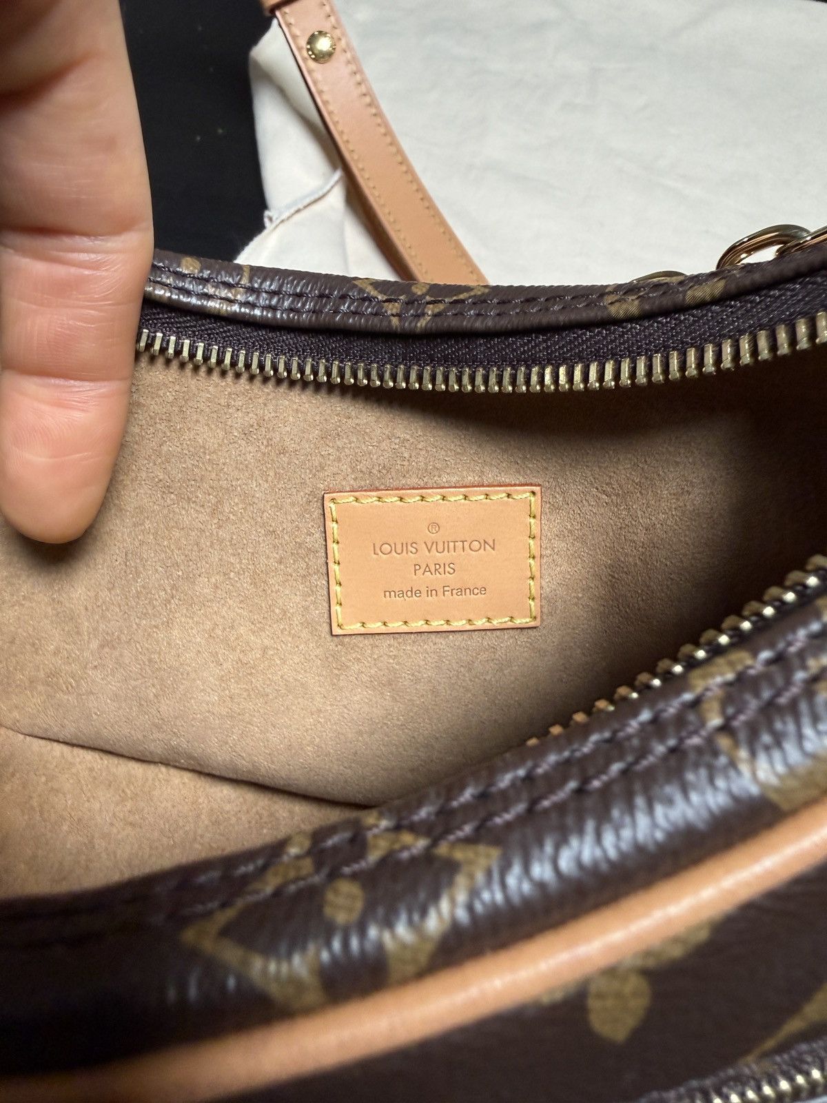 Louis Vuitton LOUIS VUITTON LOOP MONOGRAM BAG Size ONE SIZE - 11 Thumbnail