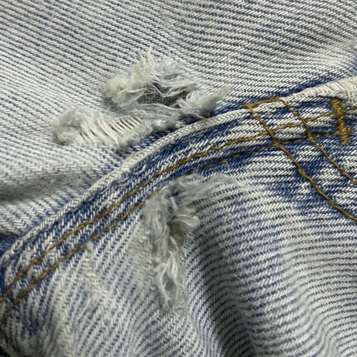 Levi's × Vintage Vintage Brand Levi's 501 Made in Usa Jeans 1990s Size US 31 - 12 Thumbnail