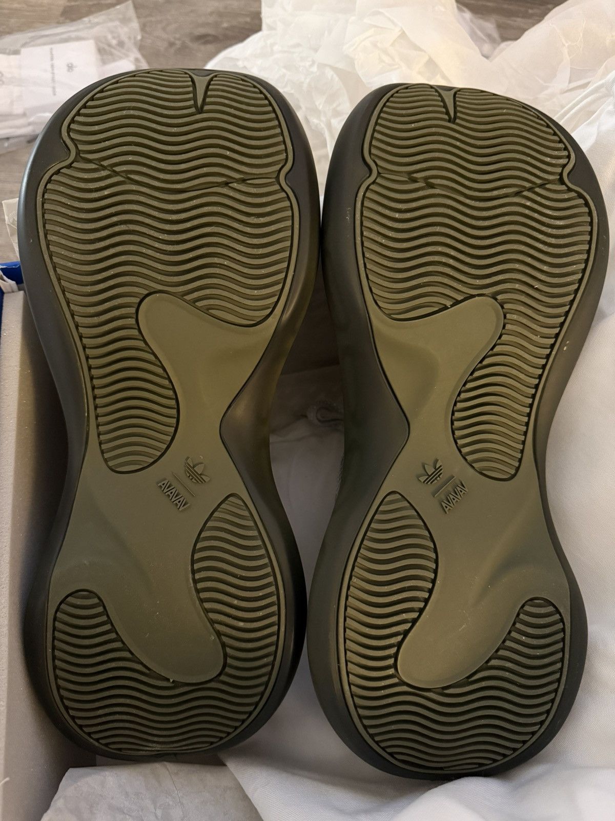 Adidas AVAVAV Adidas Size US 8.5 / EU 41-42 - 7 Thumbnail