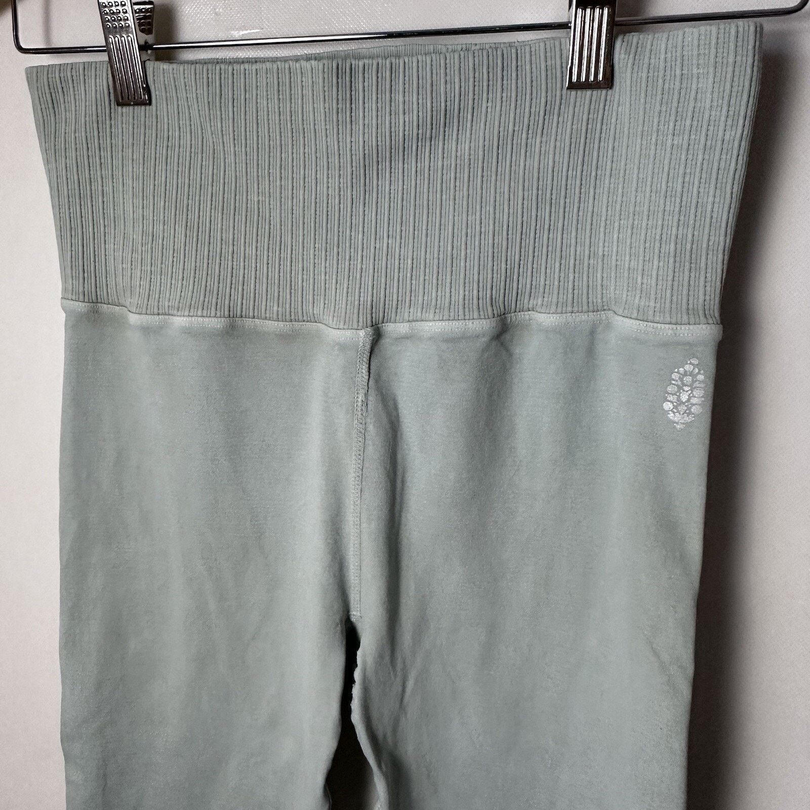 Free People Free People Movement Leggings Good Karma High Rise Size 26" / US 2 / IT 38 - 4 Thumbnail