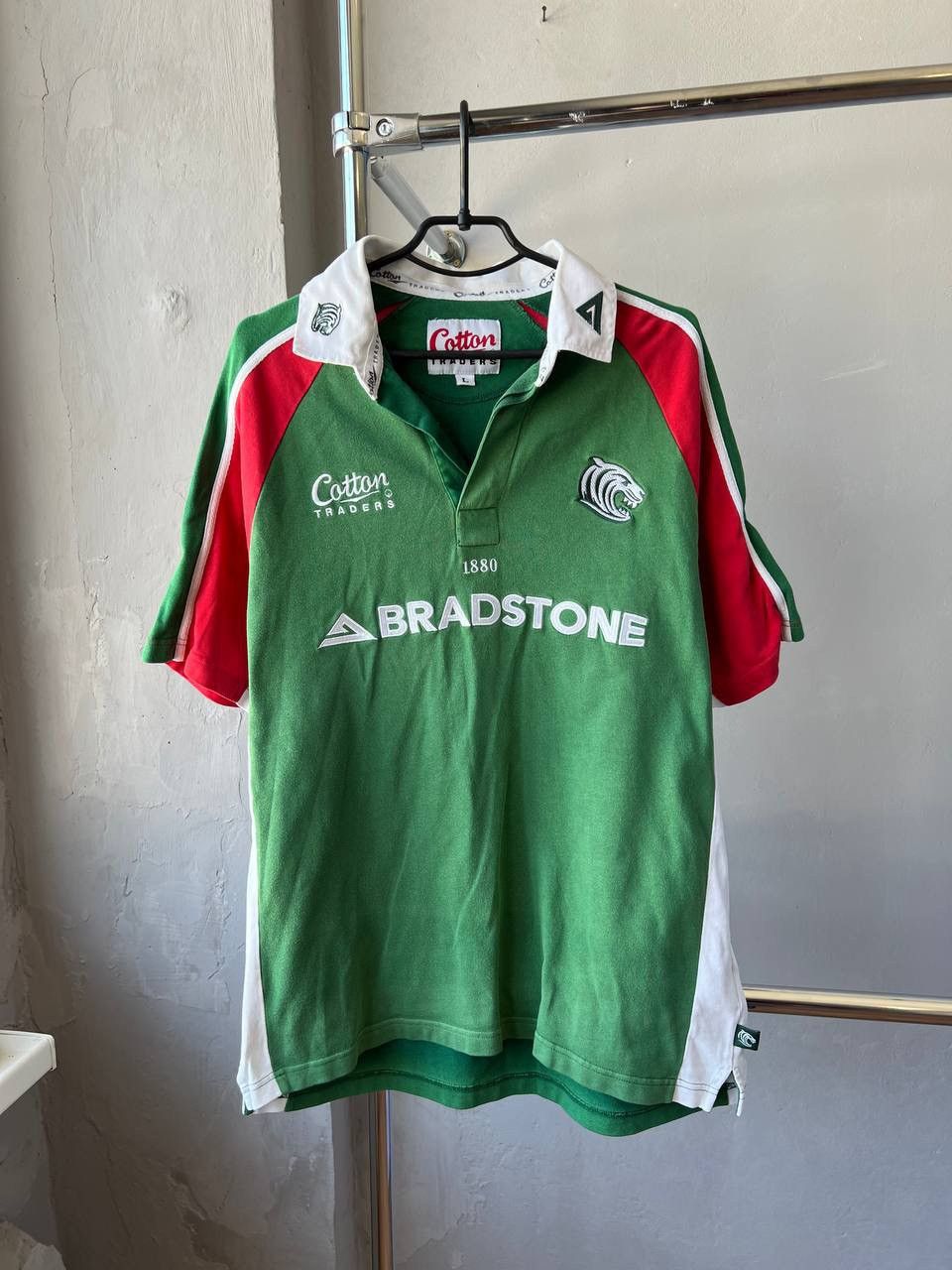 Vintage 2003/4 LEICESTER TIGERS HOME RUGBY SHIRT COTTON TRADERS SZ L Size US L / EU 52-54 / 3 - 2 Thumbnail