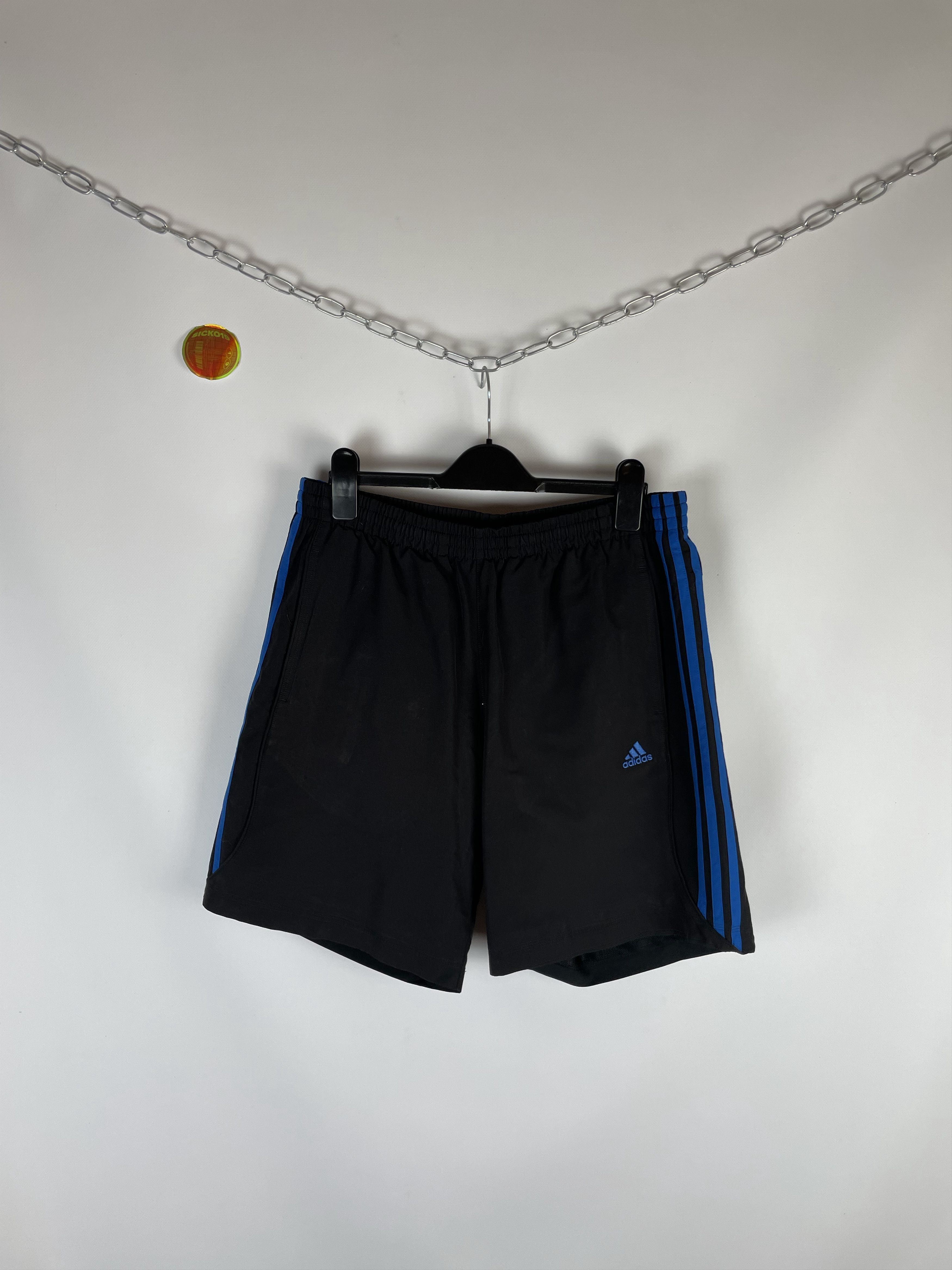 Adidas Vintage Adidas Shorts Y2k Size US 32 / EU 48 - 1 Thumbnail
