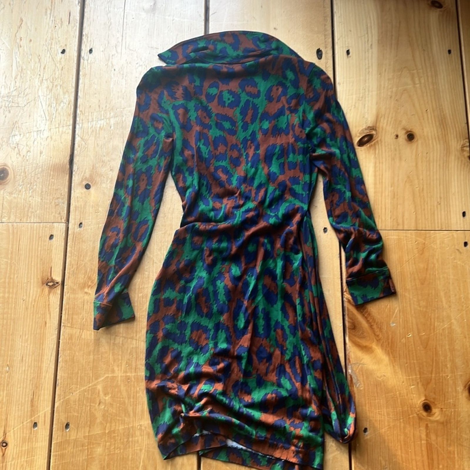 Diane von Furstenberg DVF Savannah 100% silk wrap dress green rust navy leopard 2 Size XS / US 0-2 / IT 36-38 - 5 Thumbnail