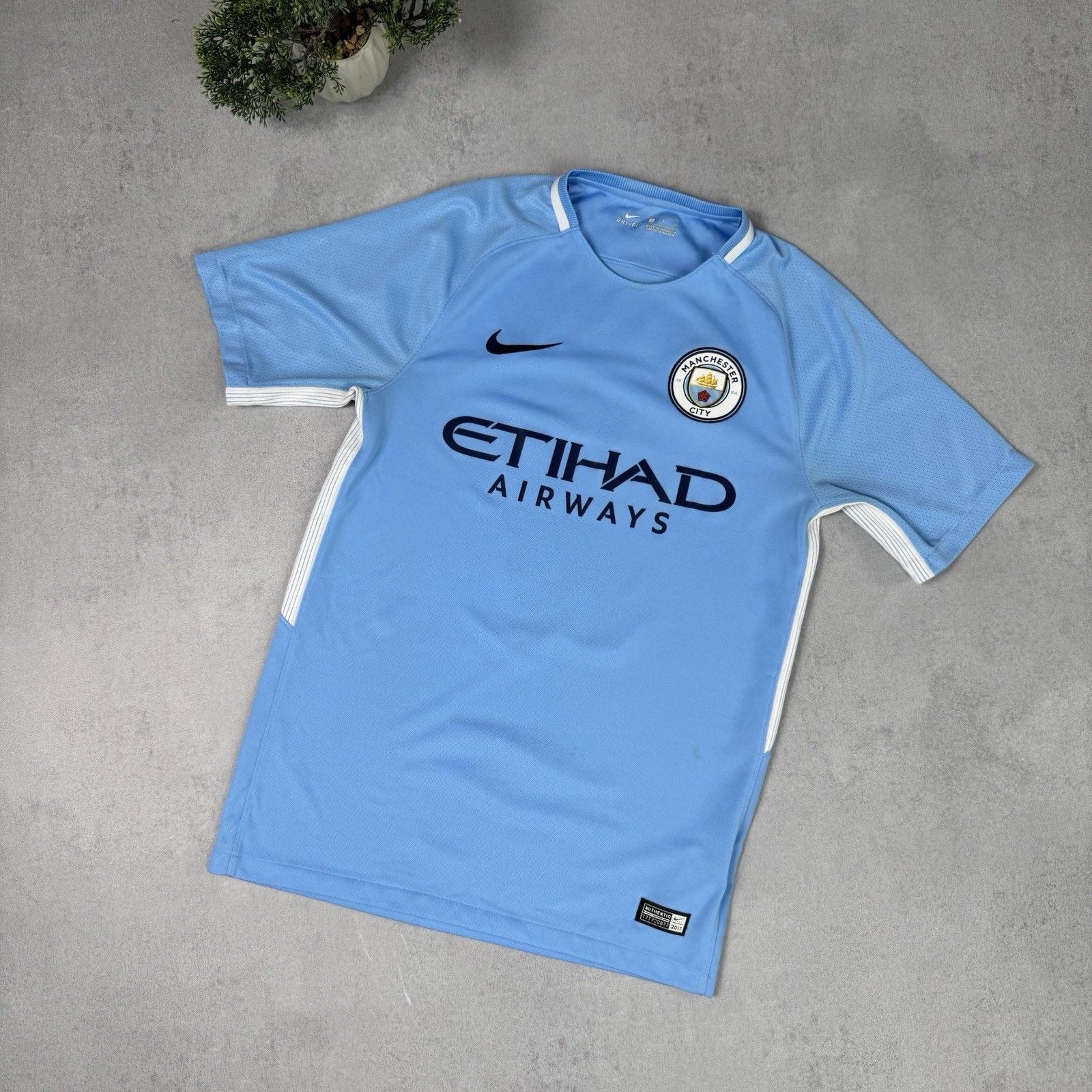 Nike Manchester City Nike 2017 2018 #17 De Bruyne Soccer Jersey Size US S / EU 44-46 / 1 - 2 Thumbnail
