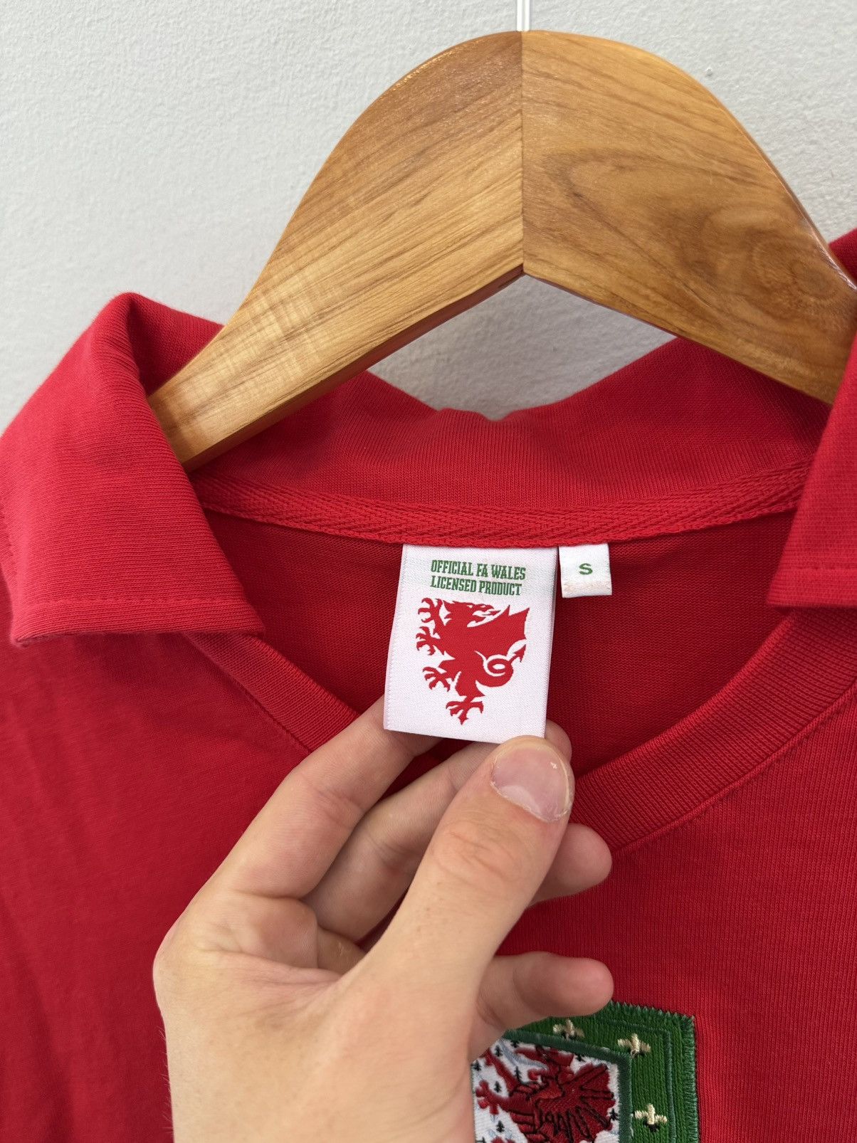 Other Wales Home Football Shirt Soccer Jersey #10 Size S Size US S / EU 44-46 / 1 - 3 Thumbnail