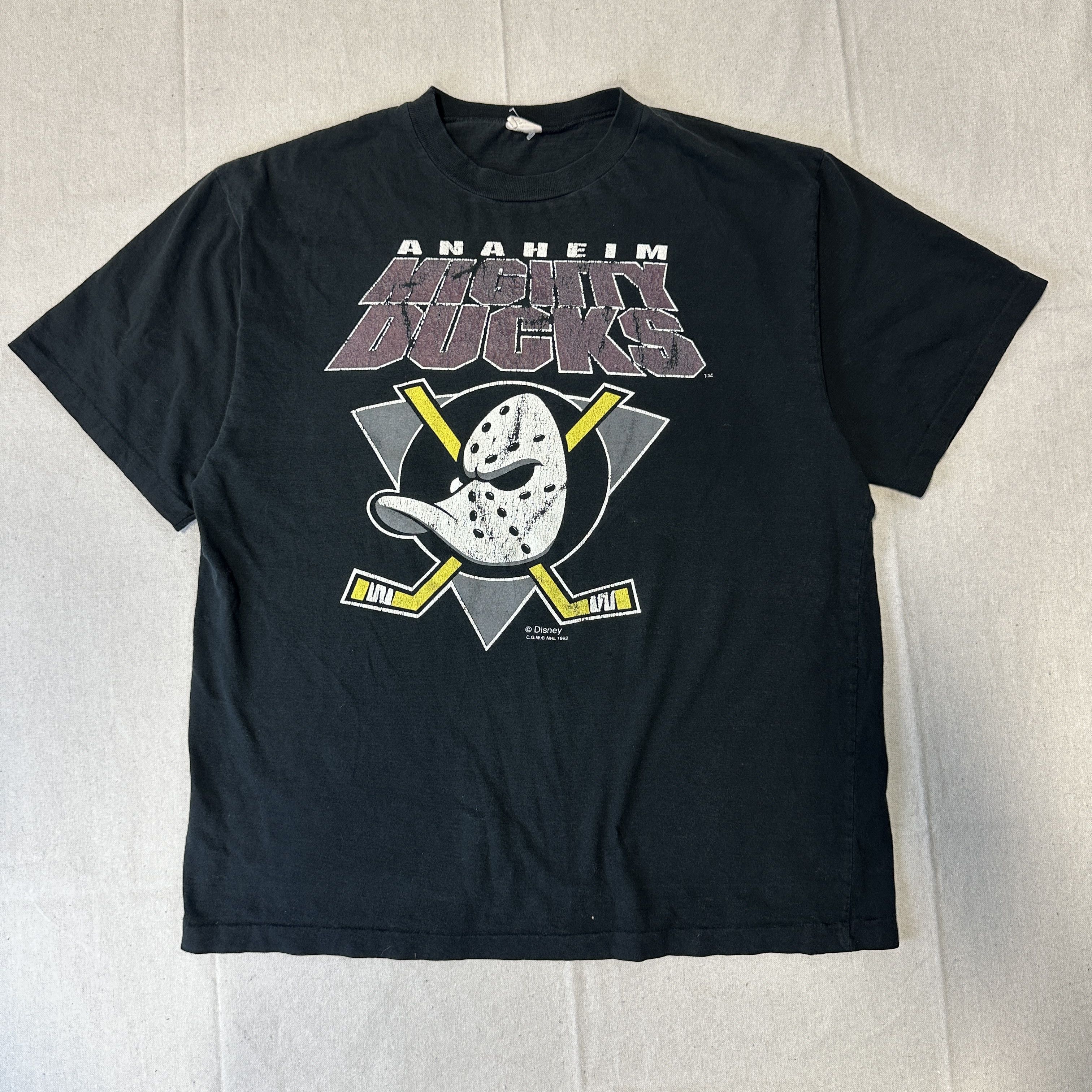 Disney Vintage Anaheim Mighty Ducks Cracked Graphic Hockey T-Shirt Size L 1993 Size US L / EU 52-54 / 3 - 1 Thumbnail