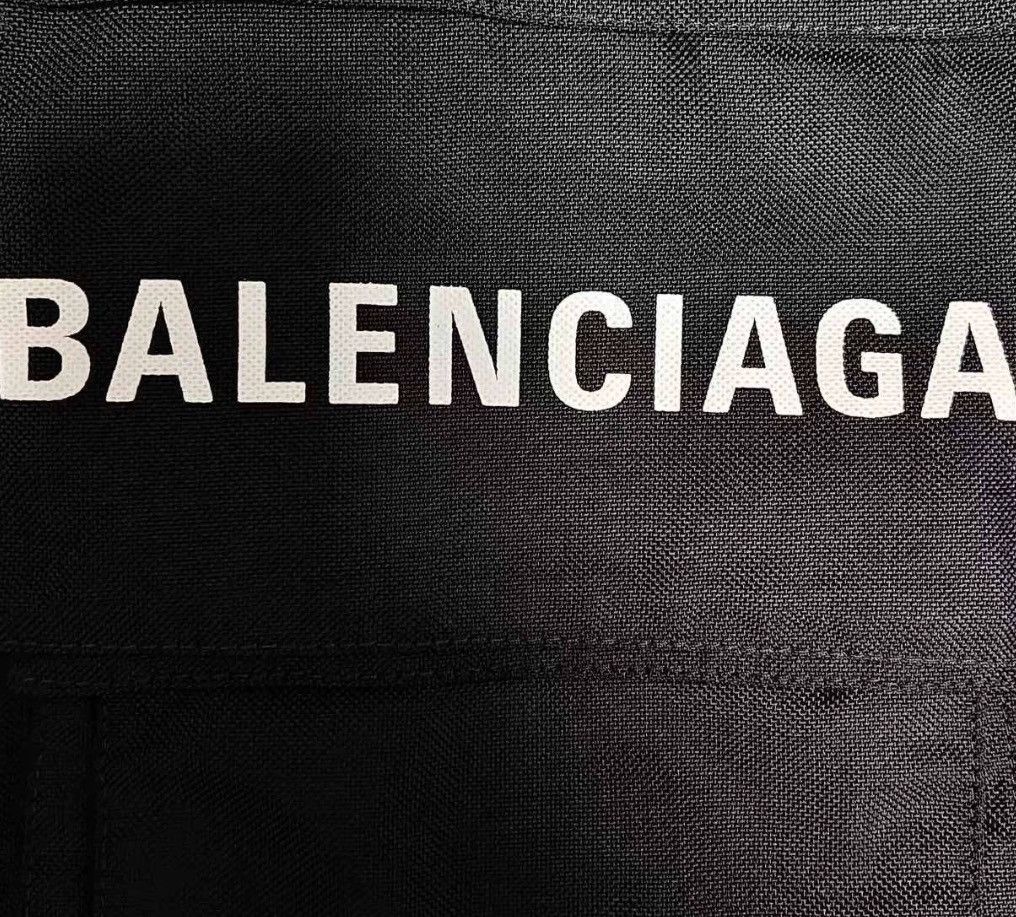 Balenciaga Balenciaga 23ss Mud Show Double Fake Two Secu 2412-Nextarrow Size US M / EU 48-50 / 2 - 4 Thumbnail