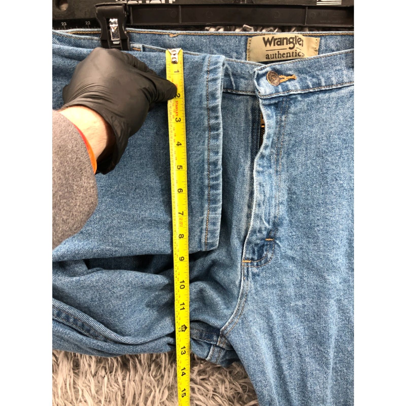 Wrangler Wrangler Jeans Straight Size 40 Mens Mid Wash Blue 5-Pocket Denim Cotton Blend Regular Rise Inseam 30in Belt Loops 40x30 Size US 40 / EU 56 - 4 Thumbnail