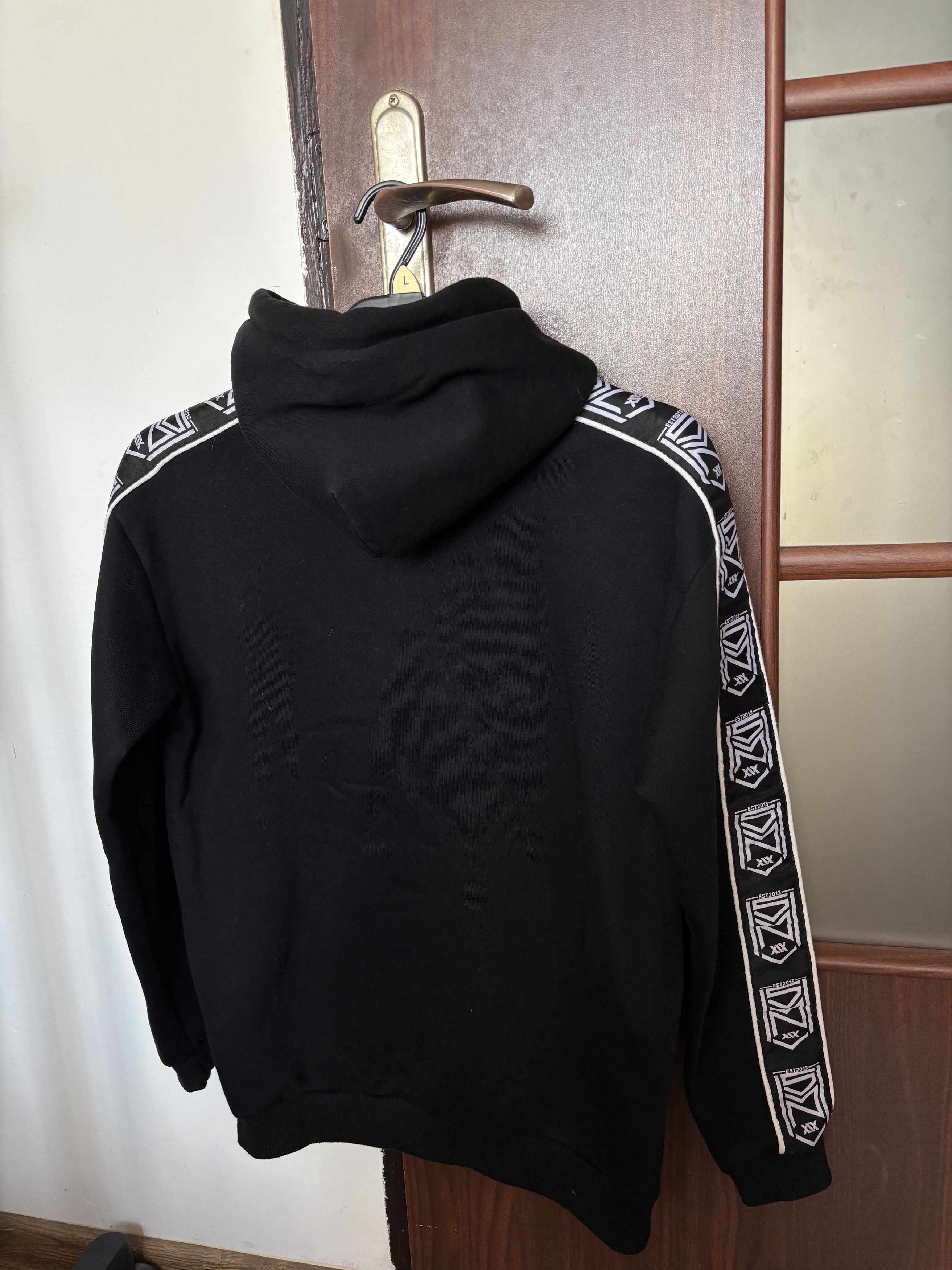 Other Sidemen SDMN Crest Taped Black/White Hoodie size S Size US S / EU 44-46 / 1 - 2 Thumbnail