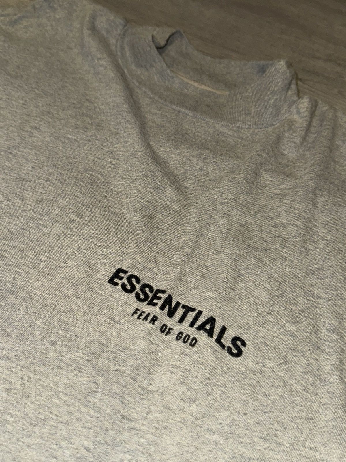 Essentials × Fear of God S Essentials oatmeal long sleep tee Size US S / EU 44-46 / 1 - 3 Thumbnail