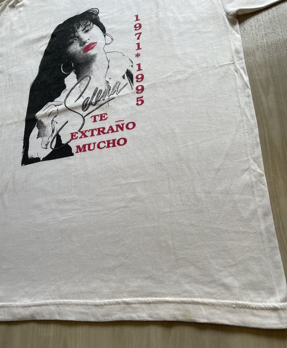 Band Tees × Vintage Vintage 90s Selena Memorial Tee Lips Lipstick Mens Large Size US L / EU 52-54 / 3 - 5 Thumbnail