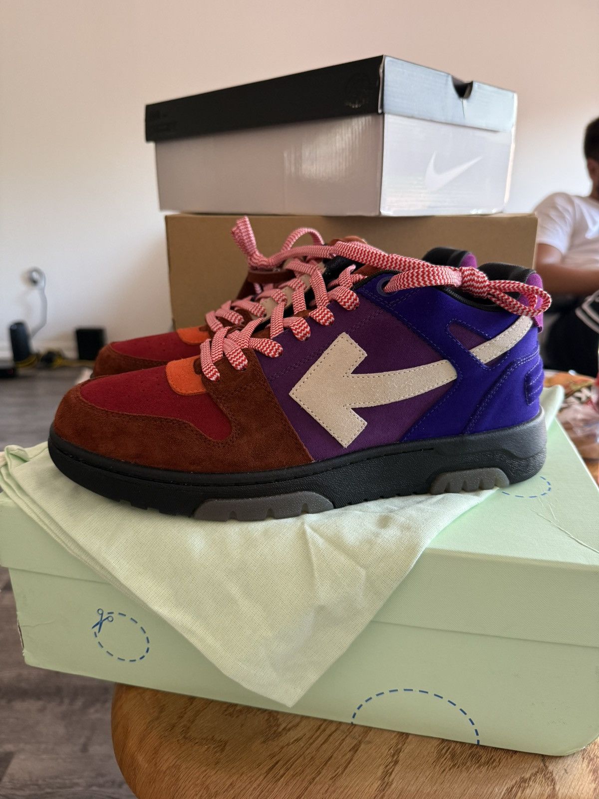 Off-White Off white out of office Size US 10 / EU 43 - 1 Thumbnail