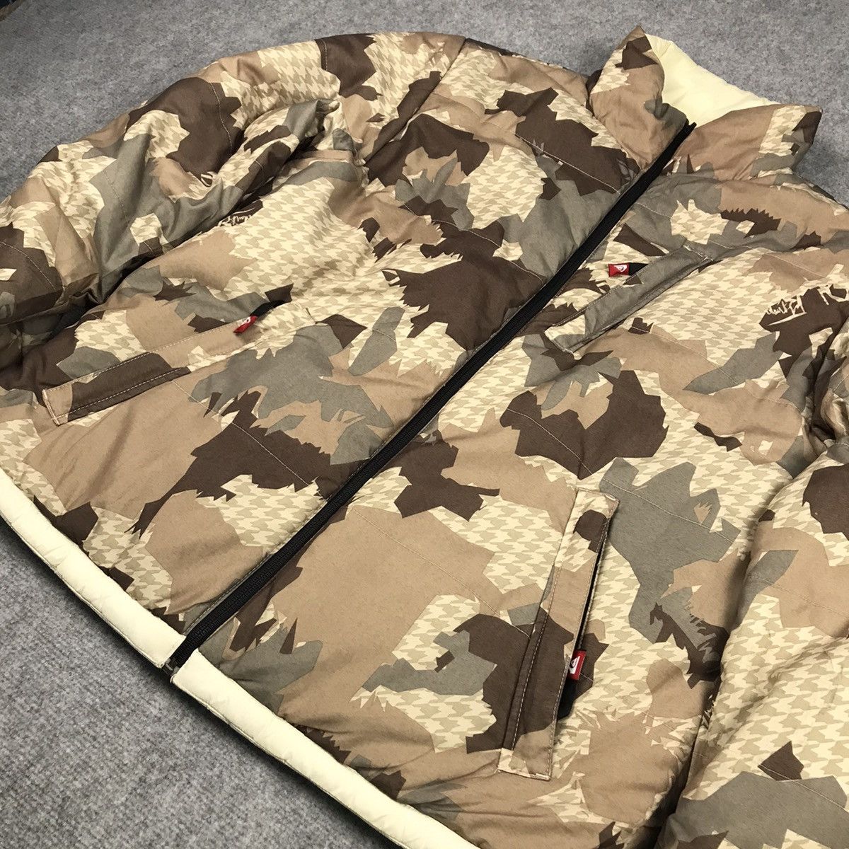 Quiksilver QUIKSILVER CAMO PUFFER ZIPPIER JACKET Size US M / EU 48-50 / 2 - 4 Thumbnail