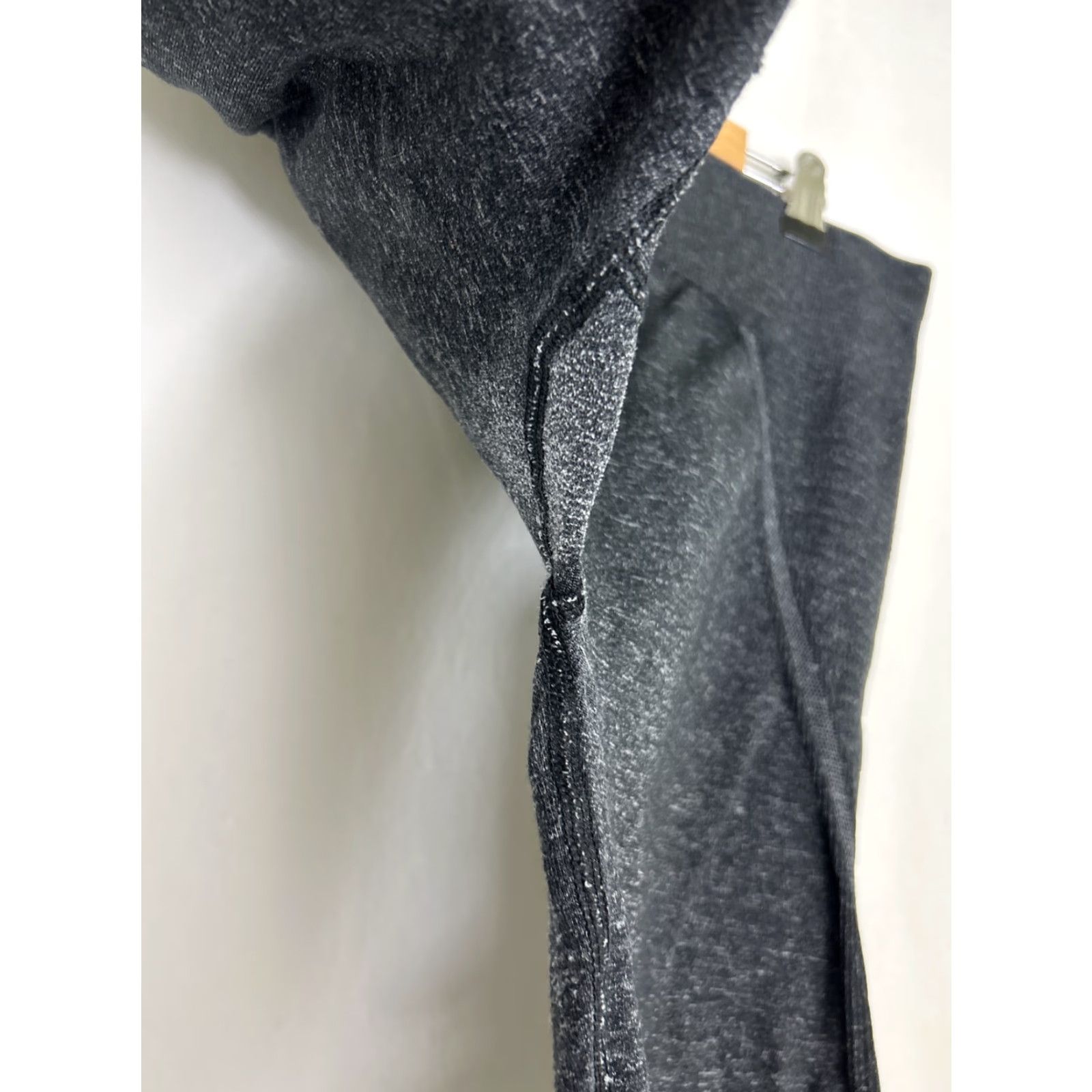 Athleta Athleta Leggings Womens XL Capri Nylon Blend Gray 32x22 Size 40" / US 18 - 6 Thumbnail
