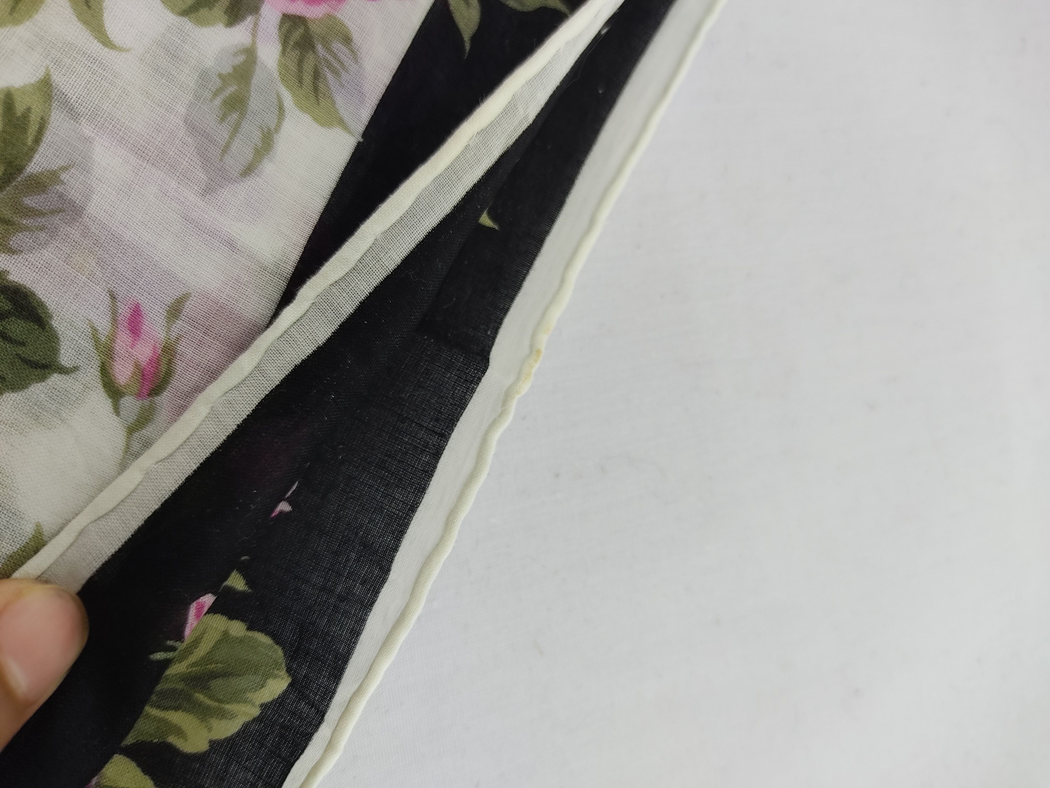Vintage × Yves Saint Laurent Vintage Yves Saint Laurent Handkerchief / Neckwear / Bandana Size ONE SIZE - 4 Thumbnail