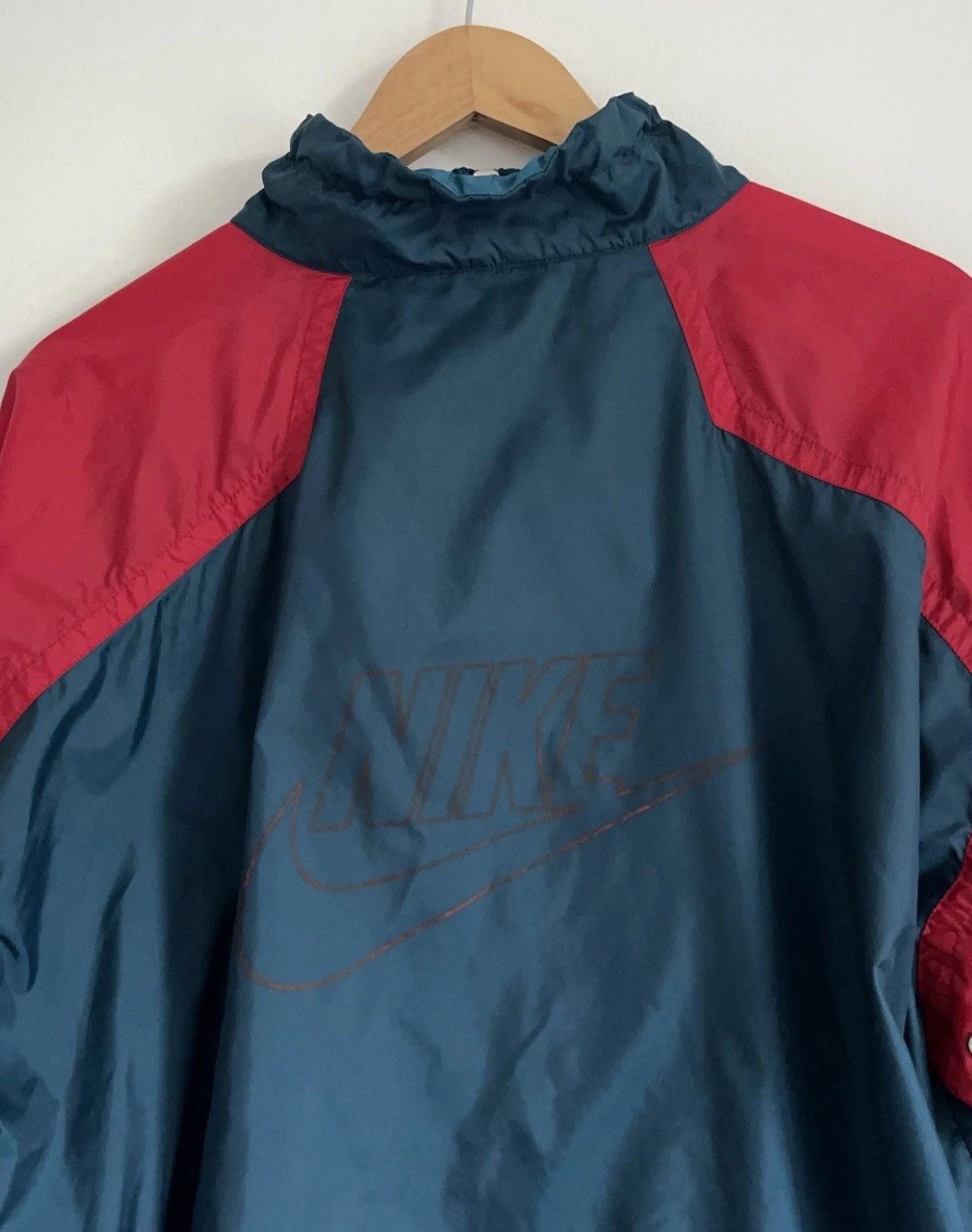 Nike Nike vintage windbreaker jacket large mens oversized logo Size US L / EU 52-54 / 3 - 10 Thumbnail