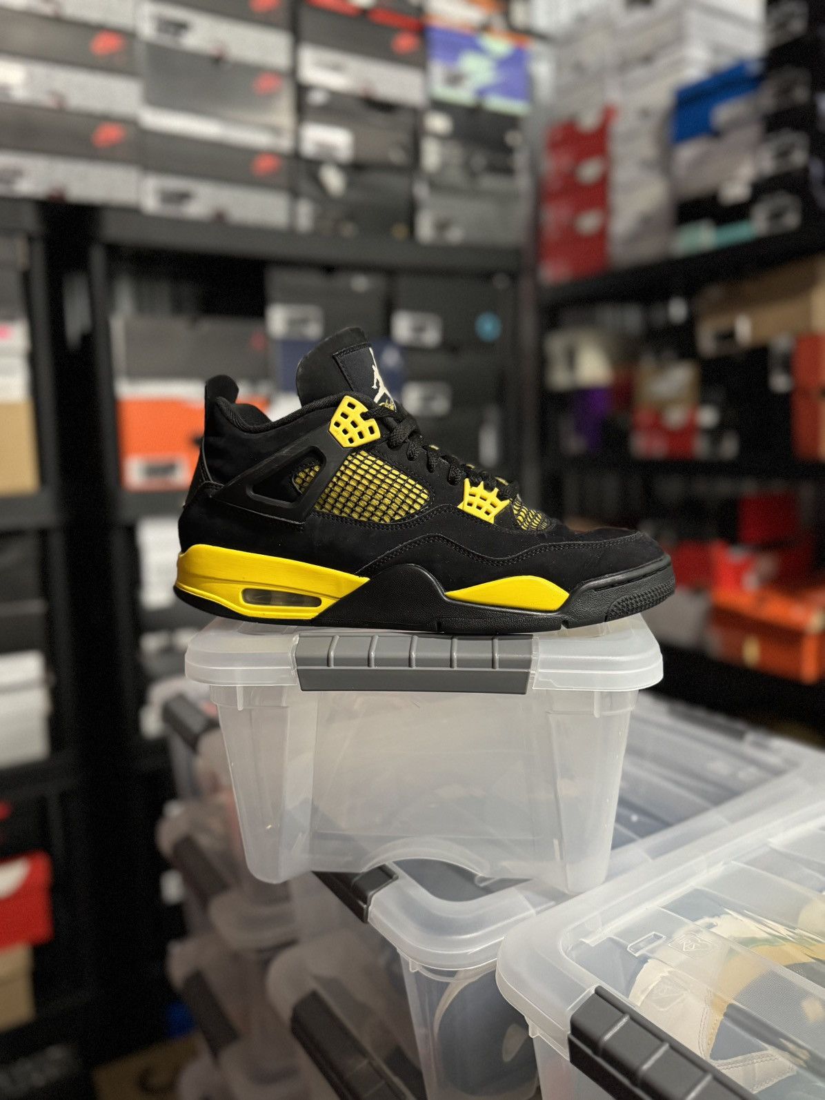 Jordan 4 Retro Thunder 2023 Size 11
