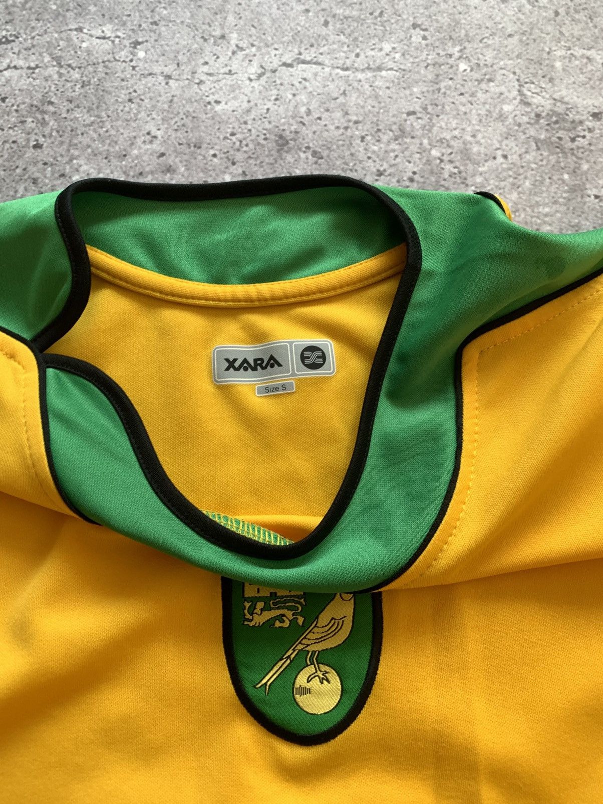 Other 🔥XARA NORWICH CITY 2005/06 HOME FOOTBALL SOCCER JERSEY KIT Size US S / EU 44-46 / 1 - 10 Thumbnail