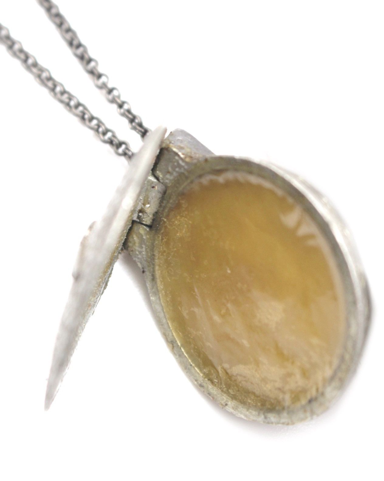 Vintage 1970S PERFUMES OF THE ORIENT ORIENTAL PEWTER SCENT NECKLACE Size ONE SIZE - 3 Thumbnail