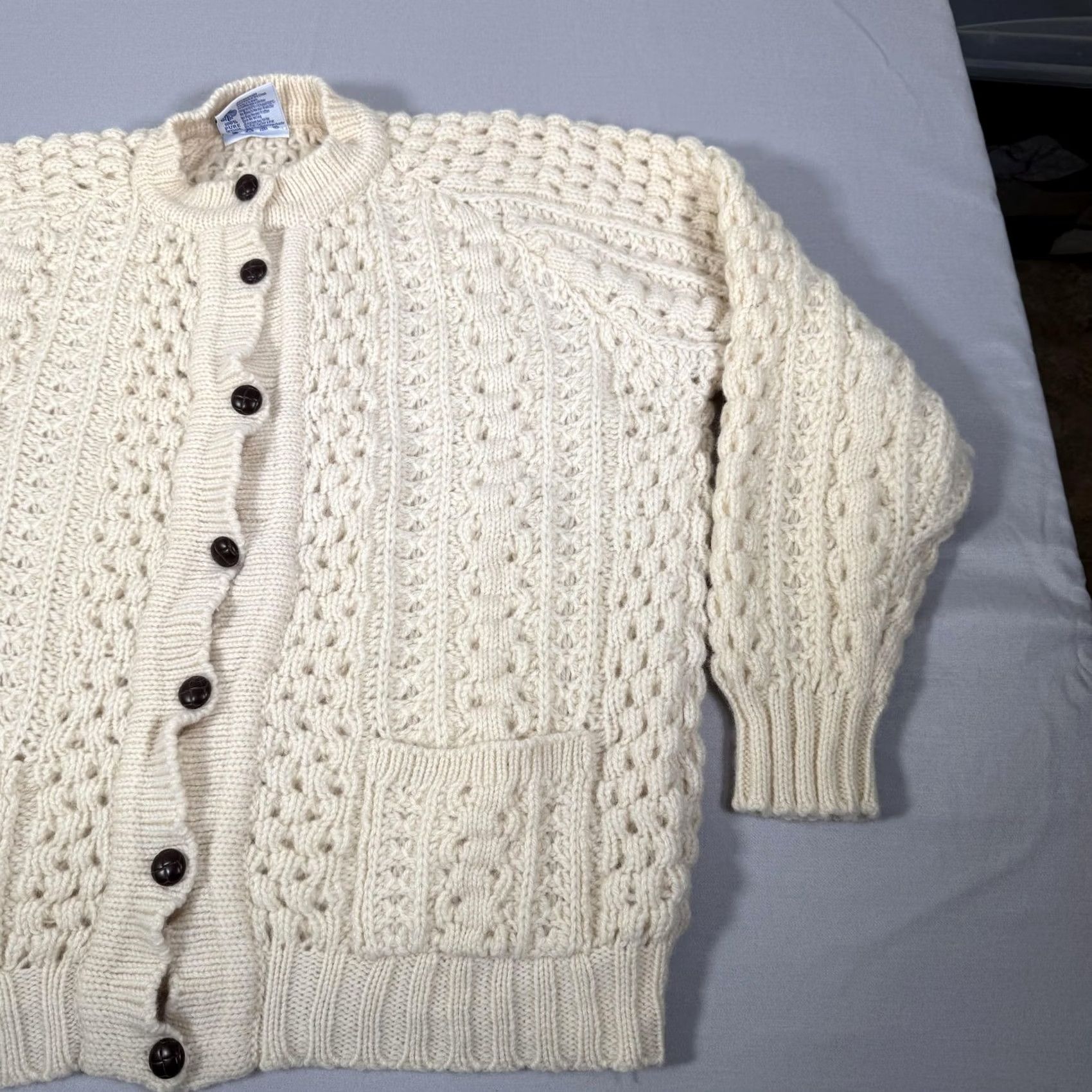 Vintage Rita Condron Cardigan Sweater Womens M White 100% Wool Aran Knit Ireland Button Front Mock Neck Raglan Sleeve Pockets Size M / US 6-8 / IT 42-44 - 3 Thumbnail