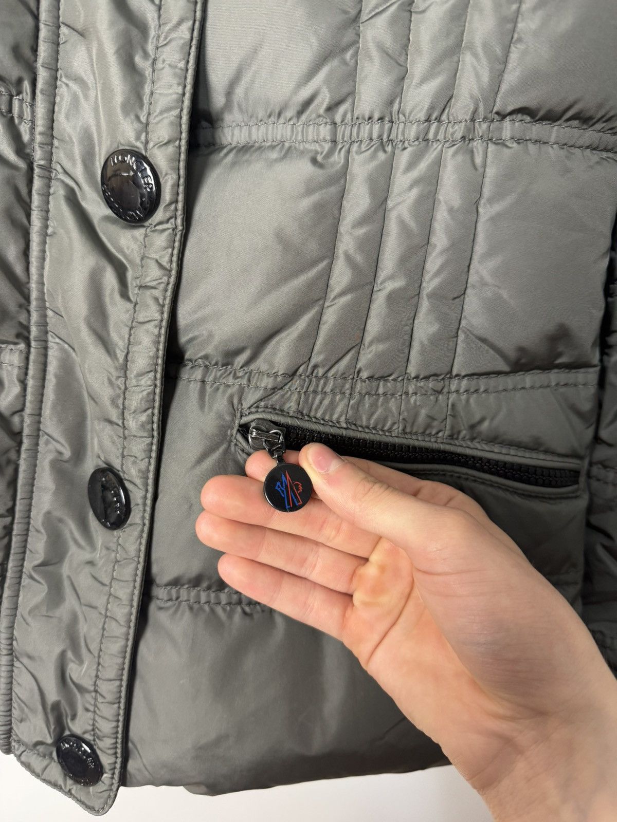 Moncler Moncler Vosges Down Jacket Olive Green Luxury Designer Size S / US 4 / IT 40 - 5 Thumbnail