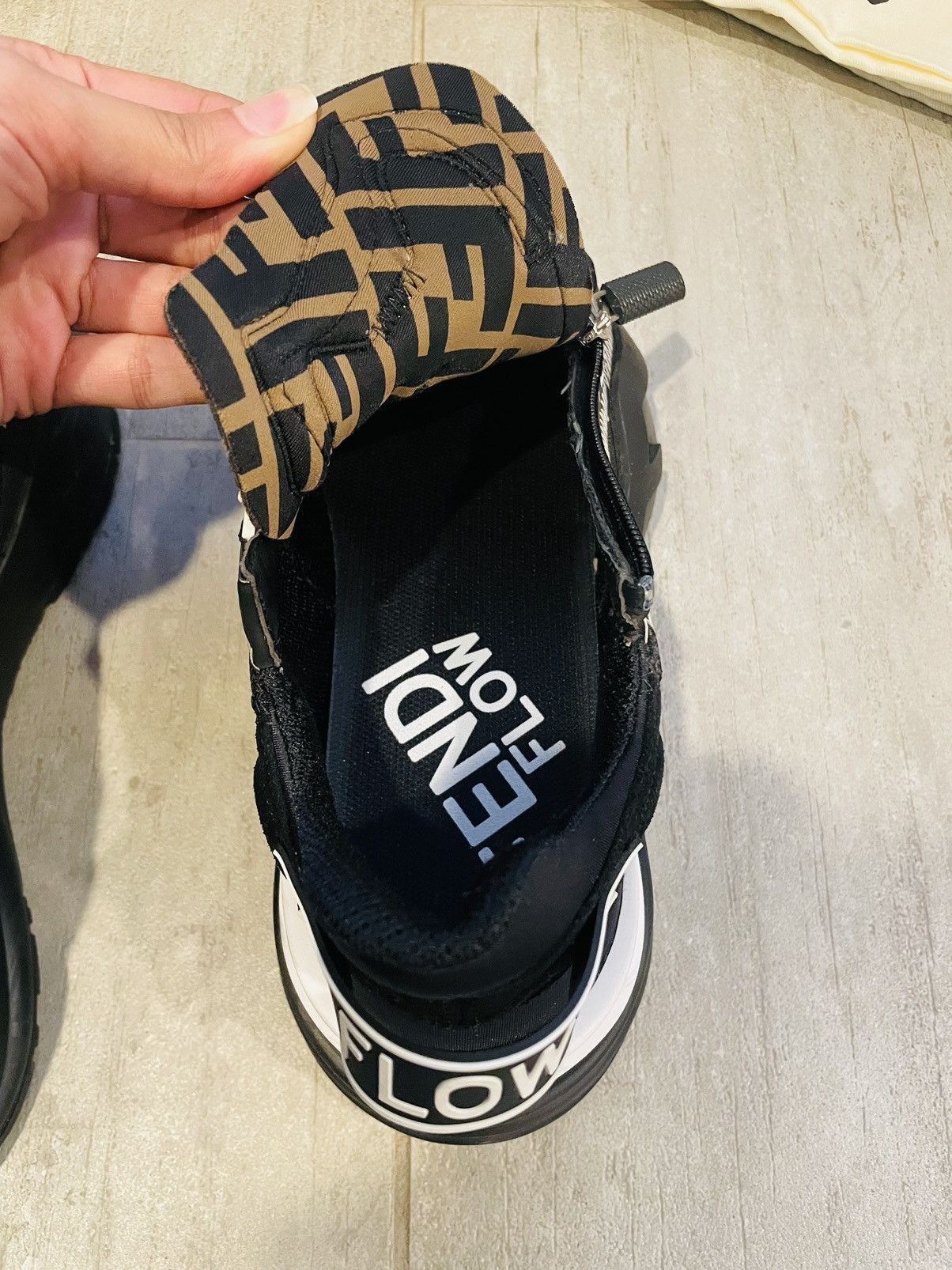 Fendi Fendi Flow Logo Low Top Sneaker Black Women Size US 9.5 / IT 39.5 - 8 Thumbnail