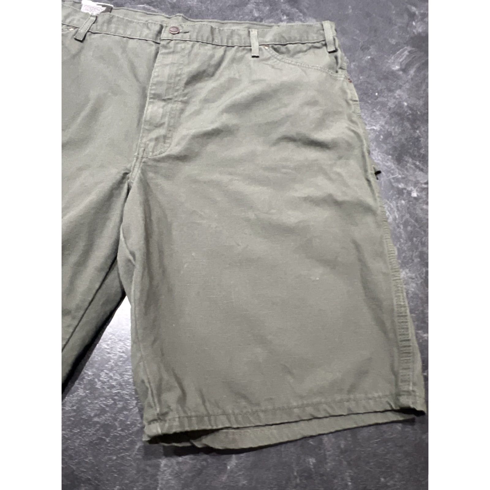 Dickies VINTAGE Dickies Mens Cargo Shorts 42 Green Carpenter Painter Utility Y2K Mens 42 Green Cargo Shorts Cotton Polyester Cotton Blend Ready to wear Size US 42 / EU 58 - 6 Thumbnail