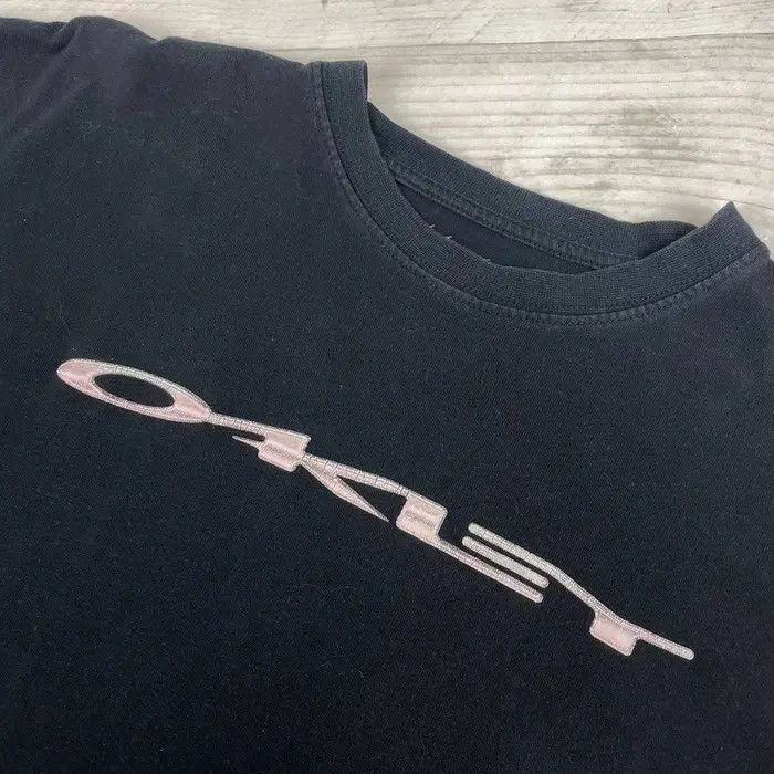 Oakley Vintage Oakley T-Shirt Big Logo Gorpcore 00s Size US L / EU 52-54 / 3 - 3 Thumbnail